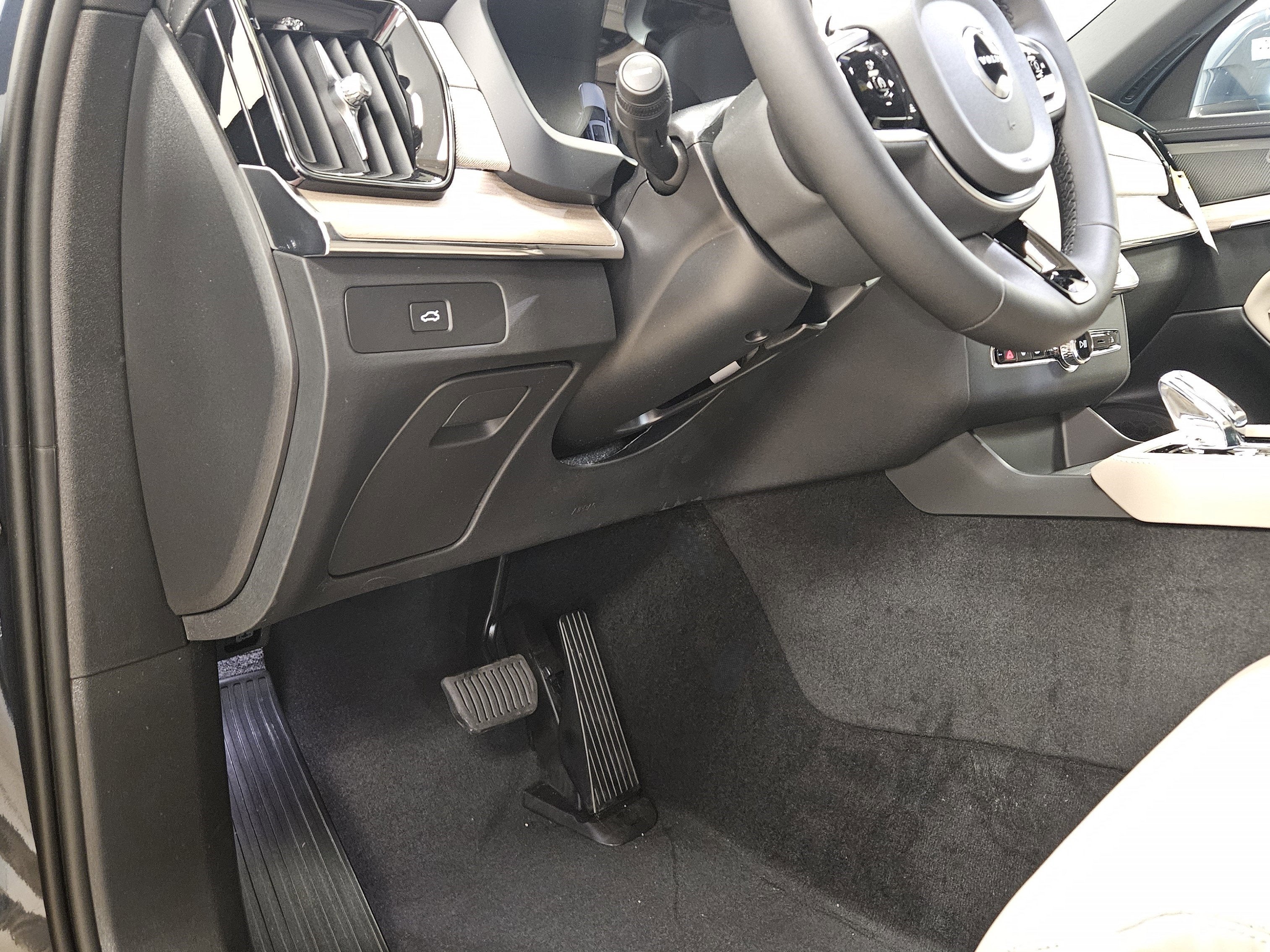 2026 Volvo XC90 B5 AWD ULTRA 7-SEATER