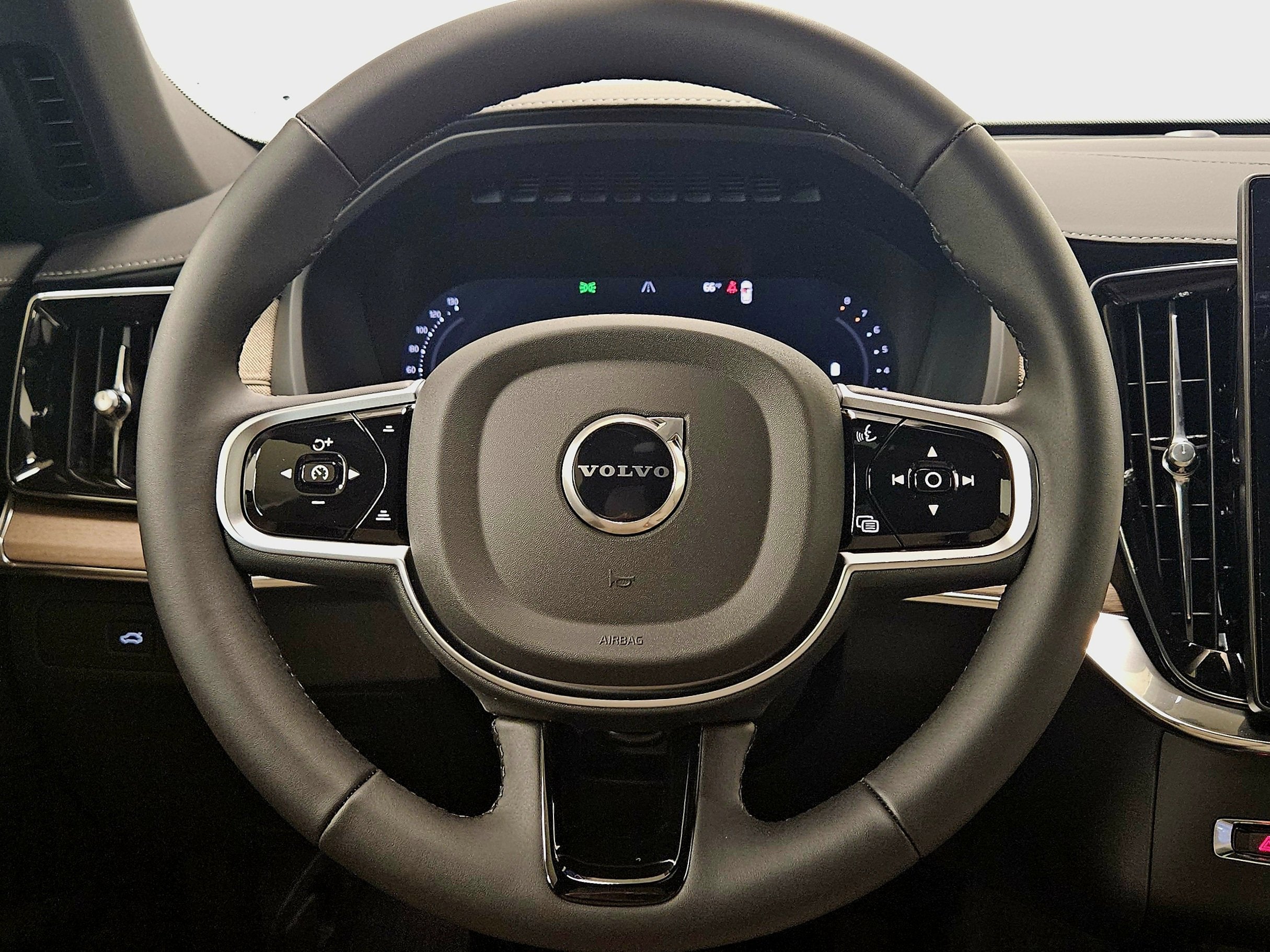 2026 Volvo XC90 Core