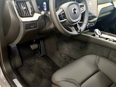 2026 Volvo XC60 Plus