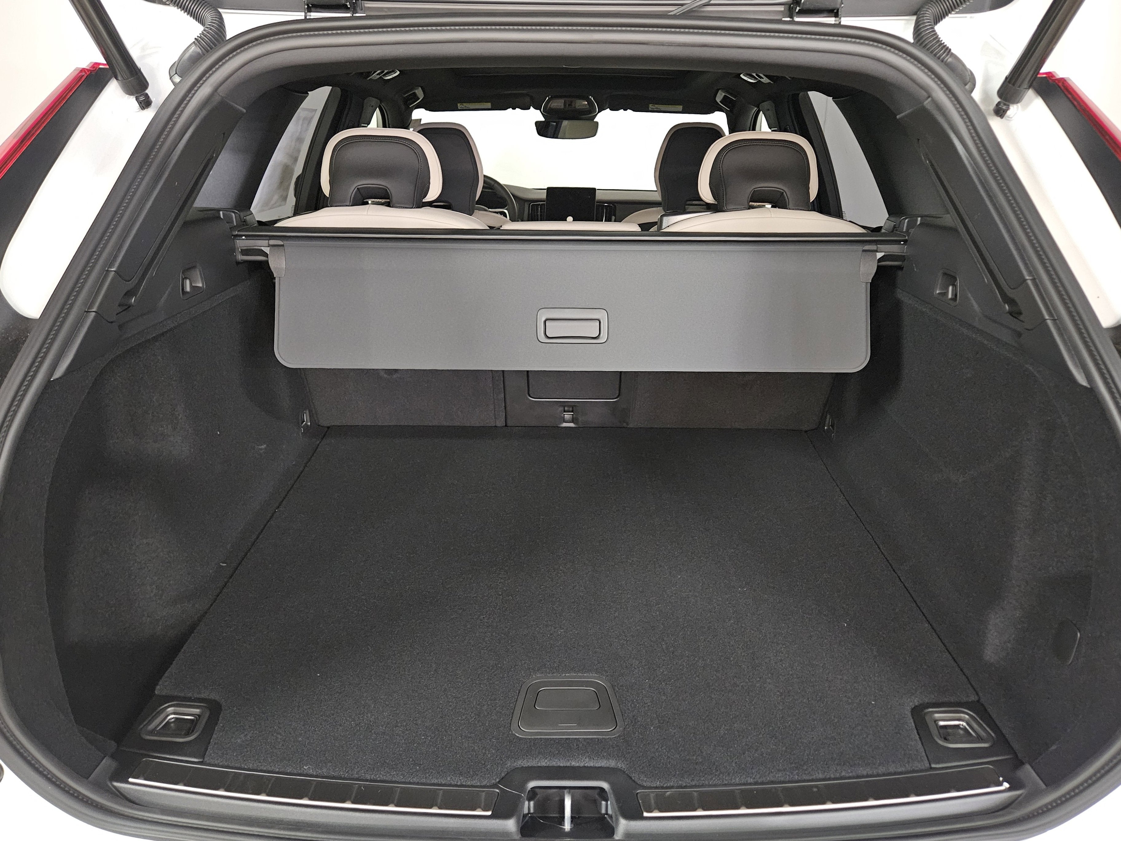 2026 Volvo XC60 Plus