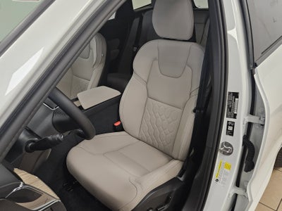 2026 Volvo XC60 Plus