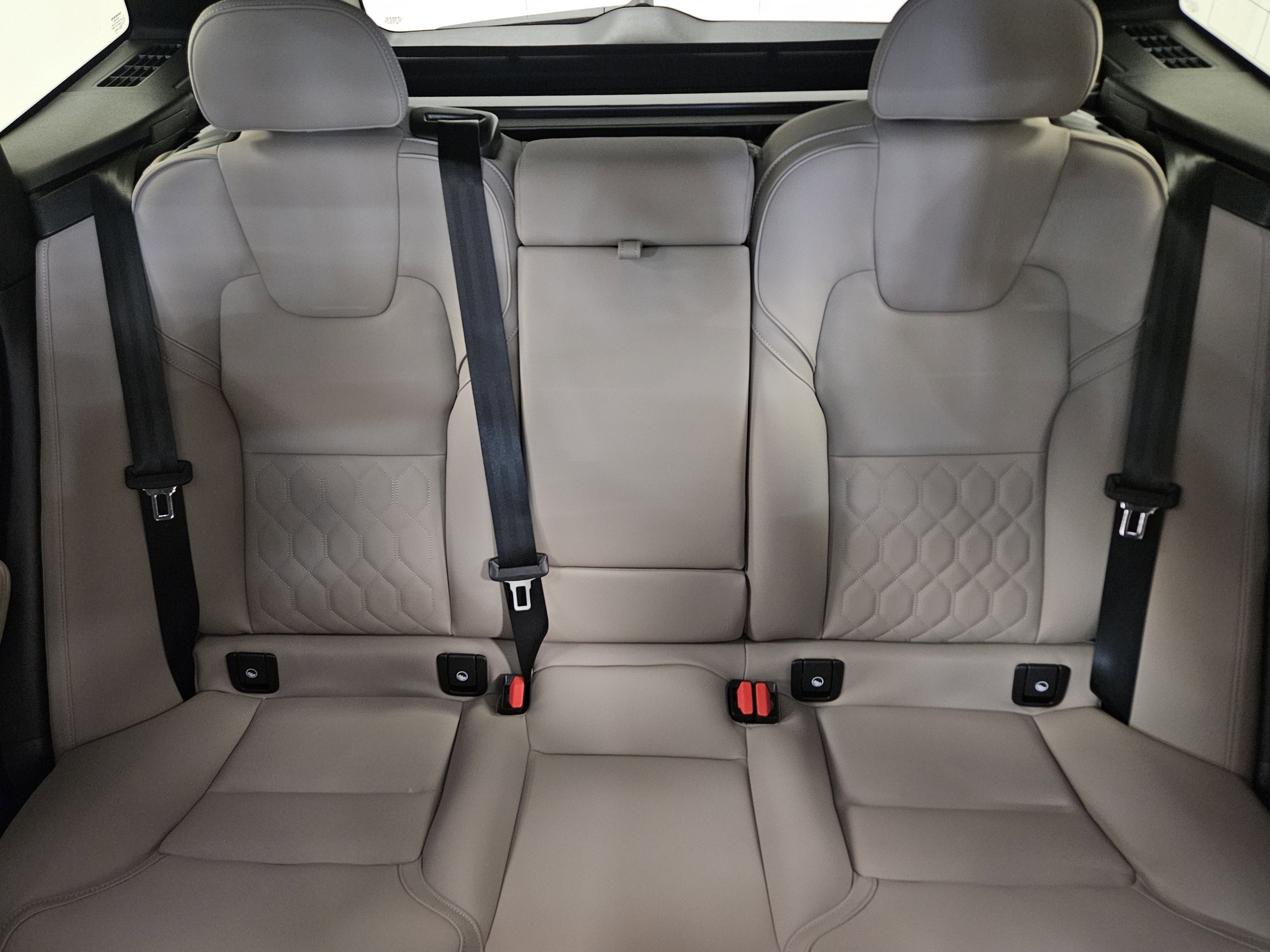 2026 Volvo XC60 Plus