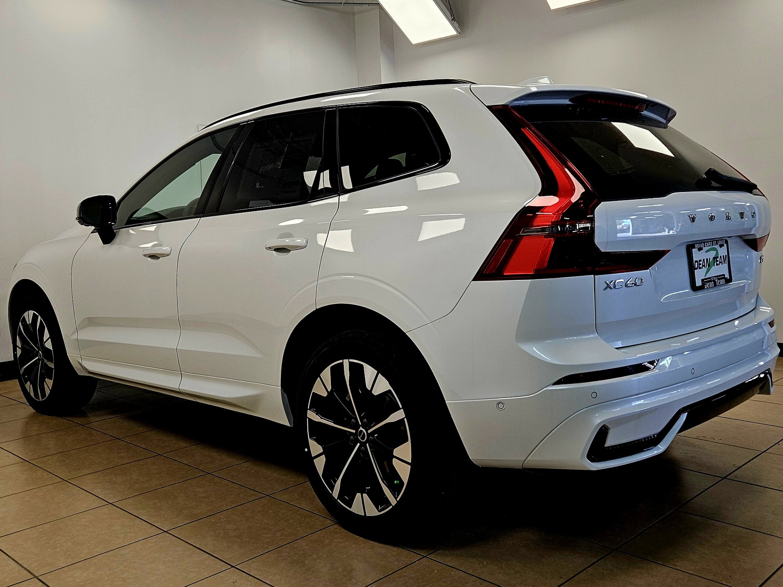 2026 Volvo XC60 Plus