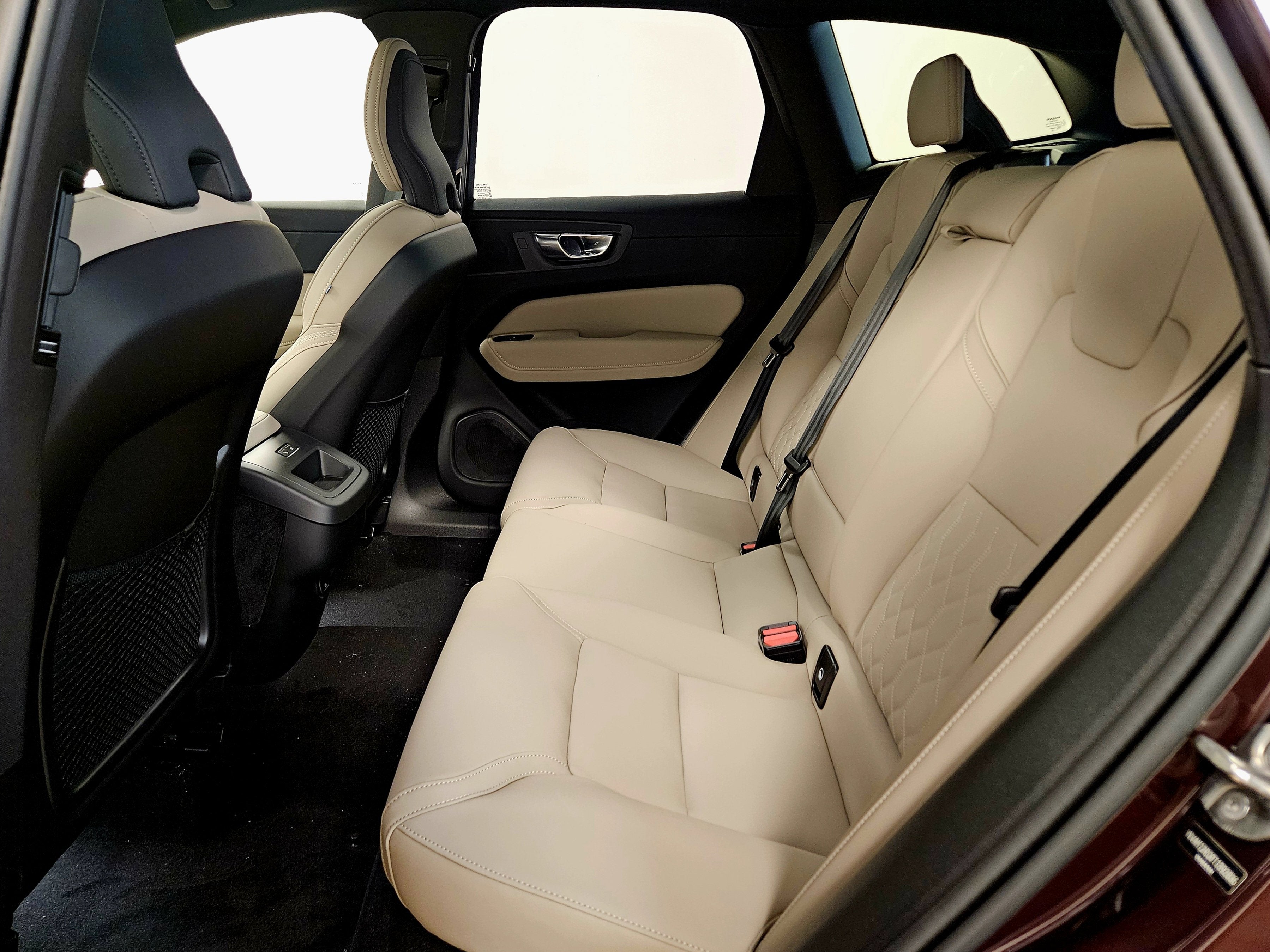 2026 Volvo XC60 Plus