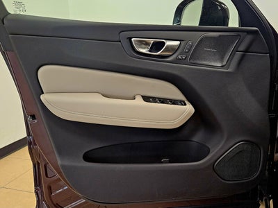 2026 Volvo XC60 Plus