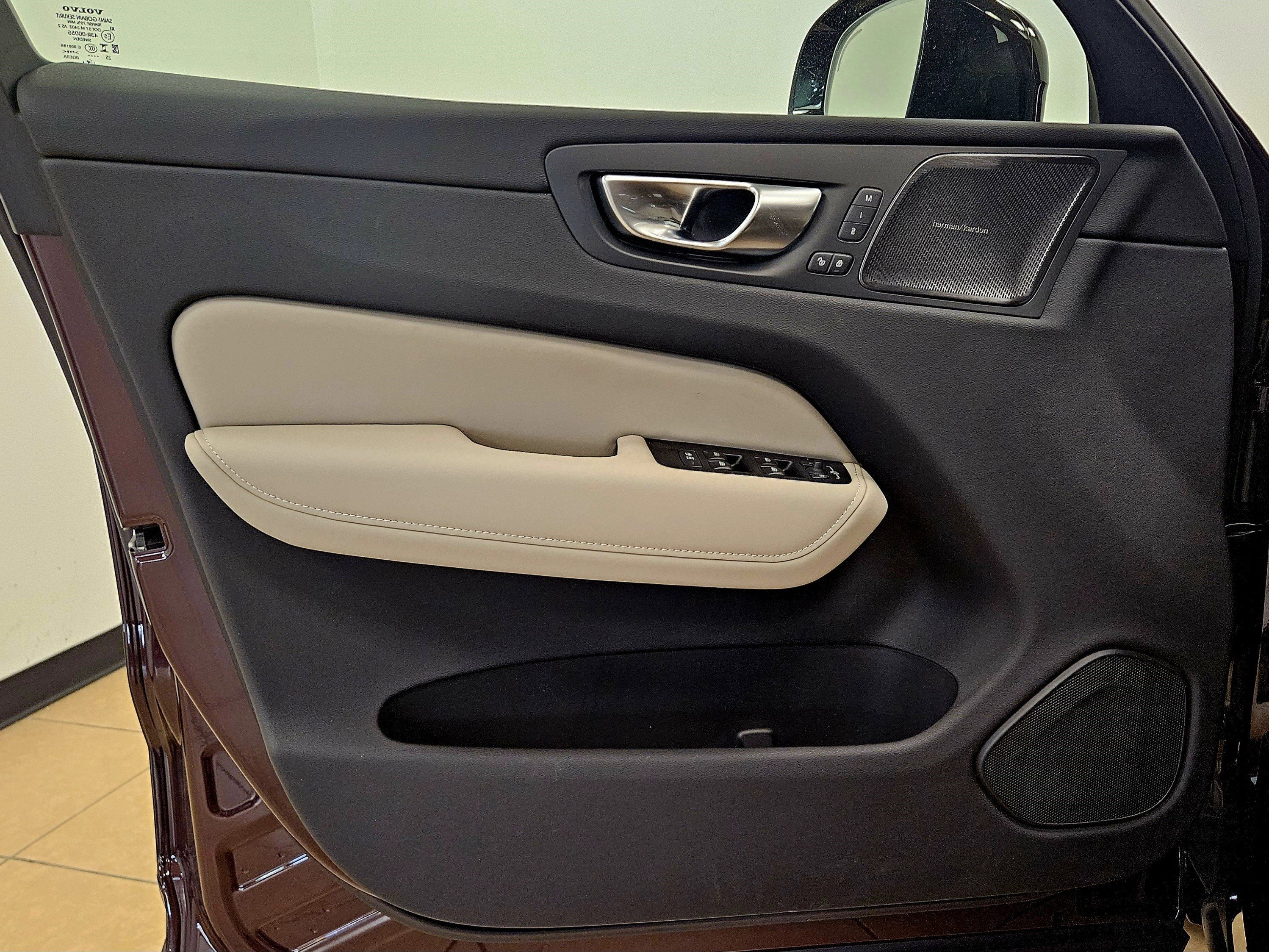 2026 Volvo XC60 Plus