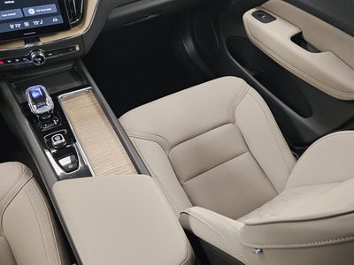 2026 Volvo XC60 Plus