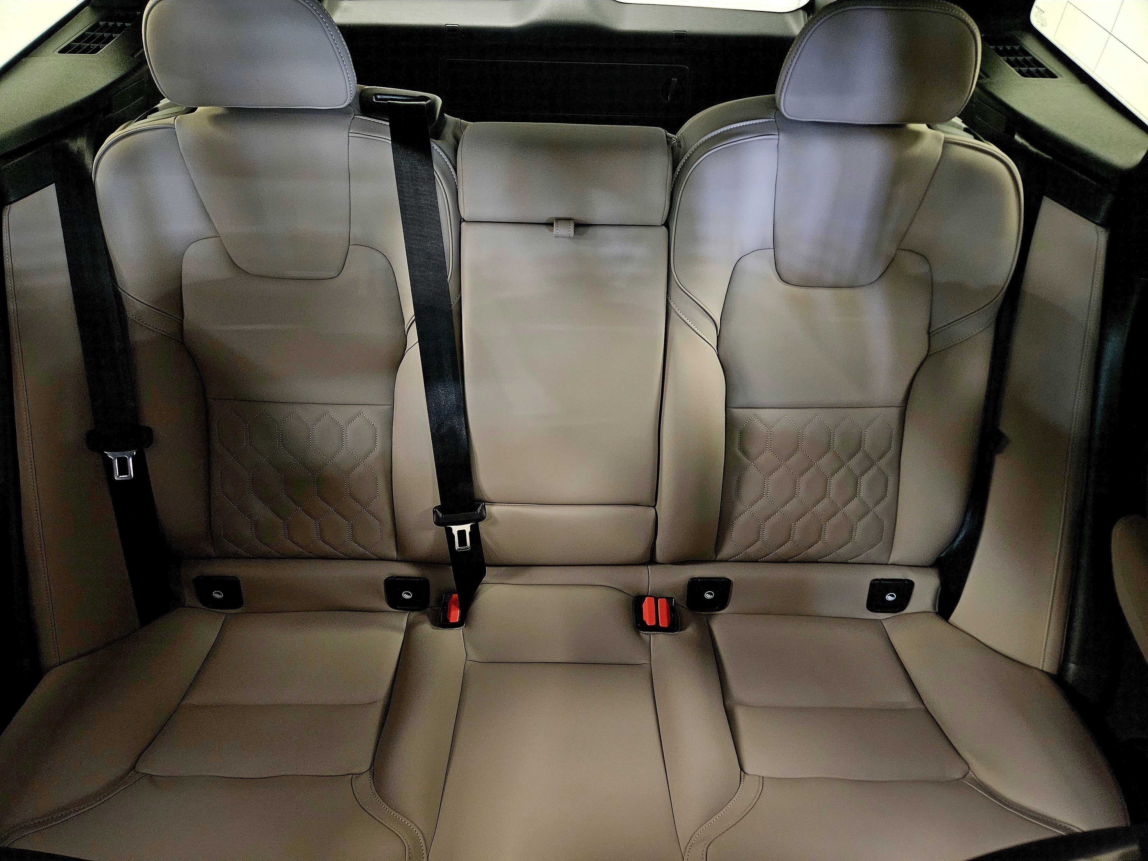 2026 Volvo XC60 Plus