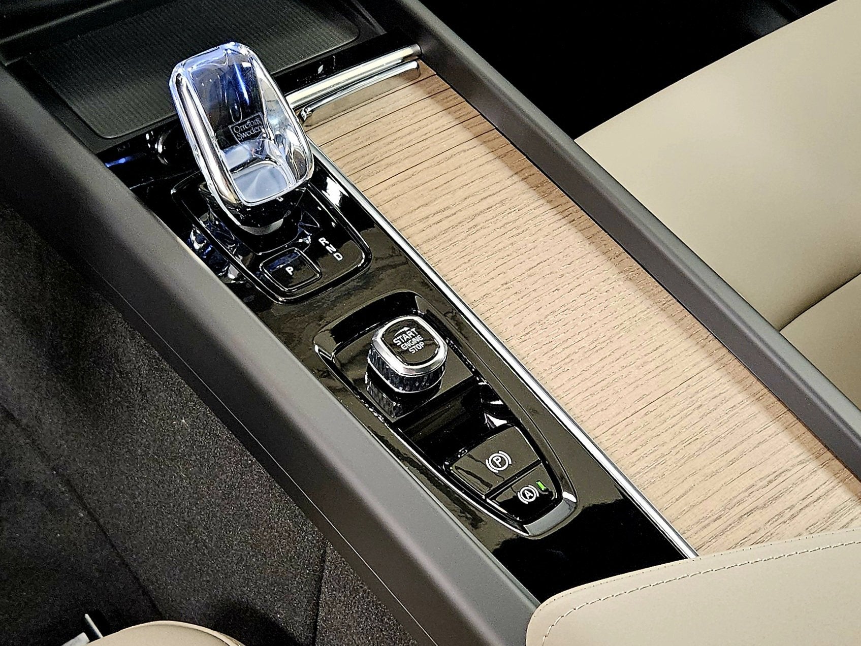 2026 Volvo XC60 Plus