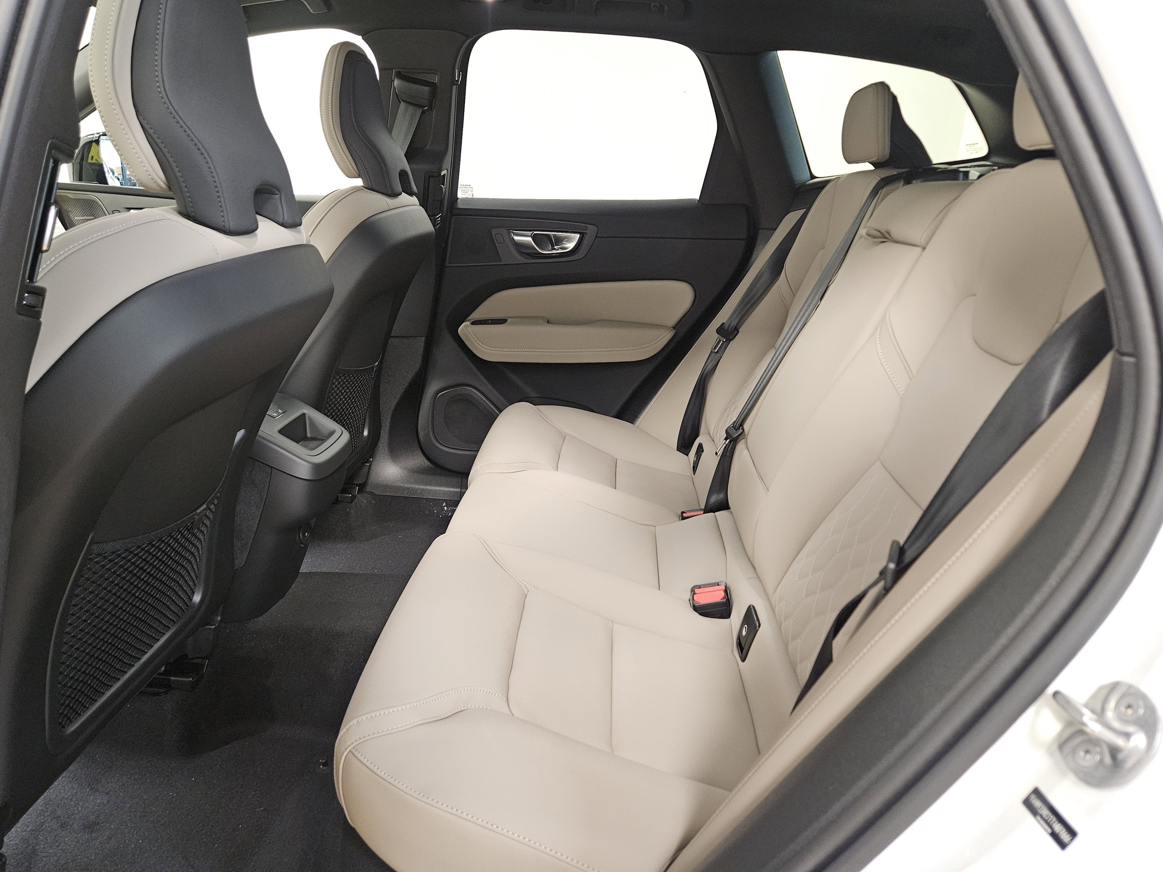 2026 Volvo XC60 Plus