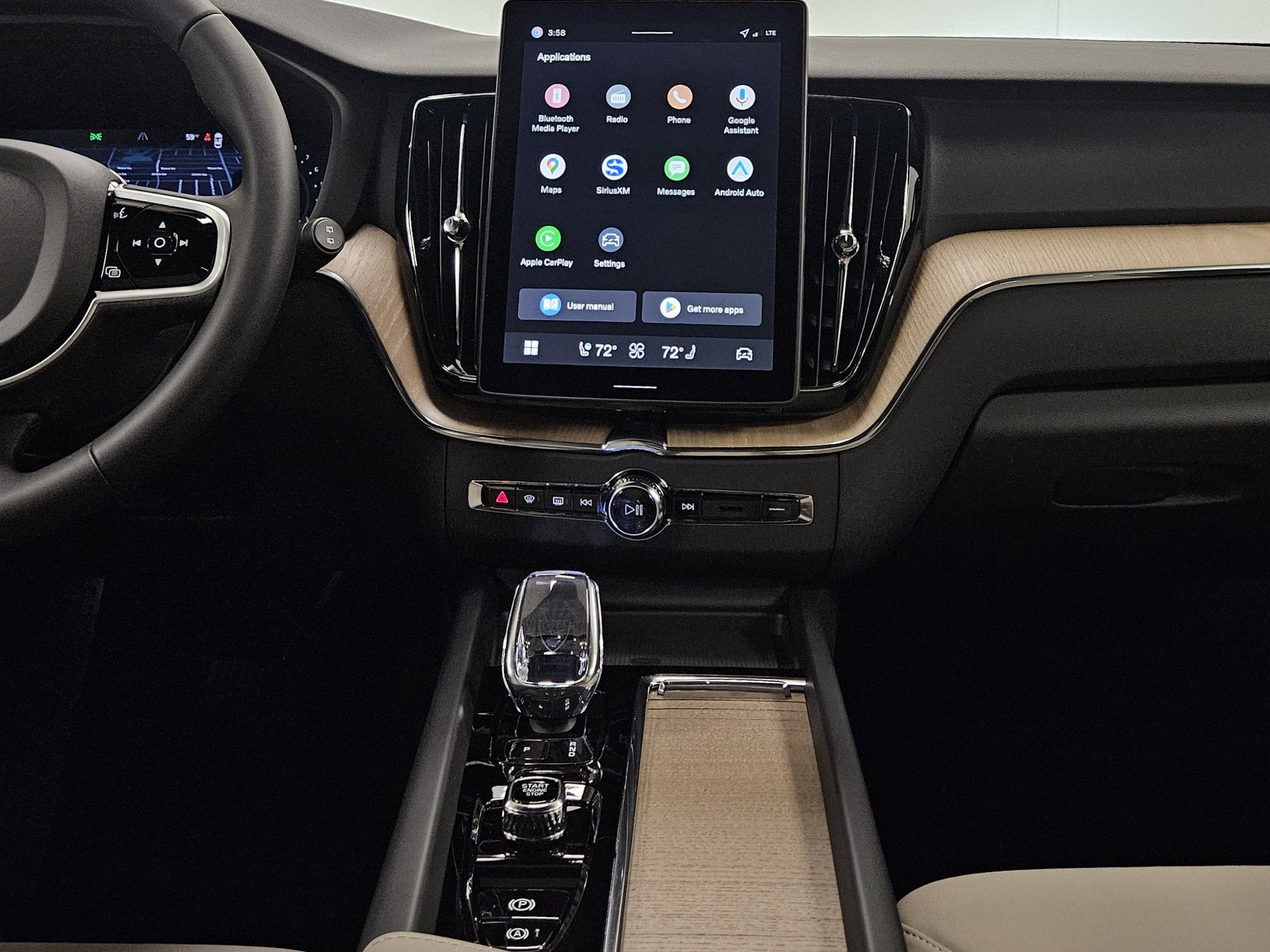 2026 Volvo XC60 Plus