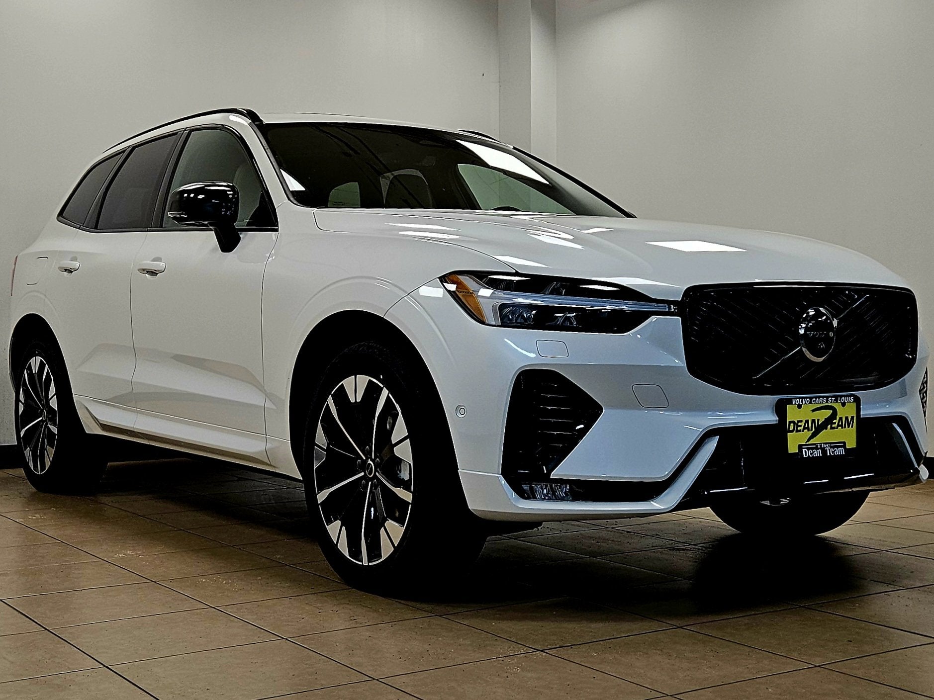 2026 Volvo XC60 Plus