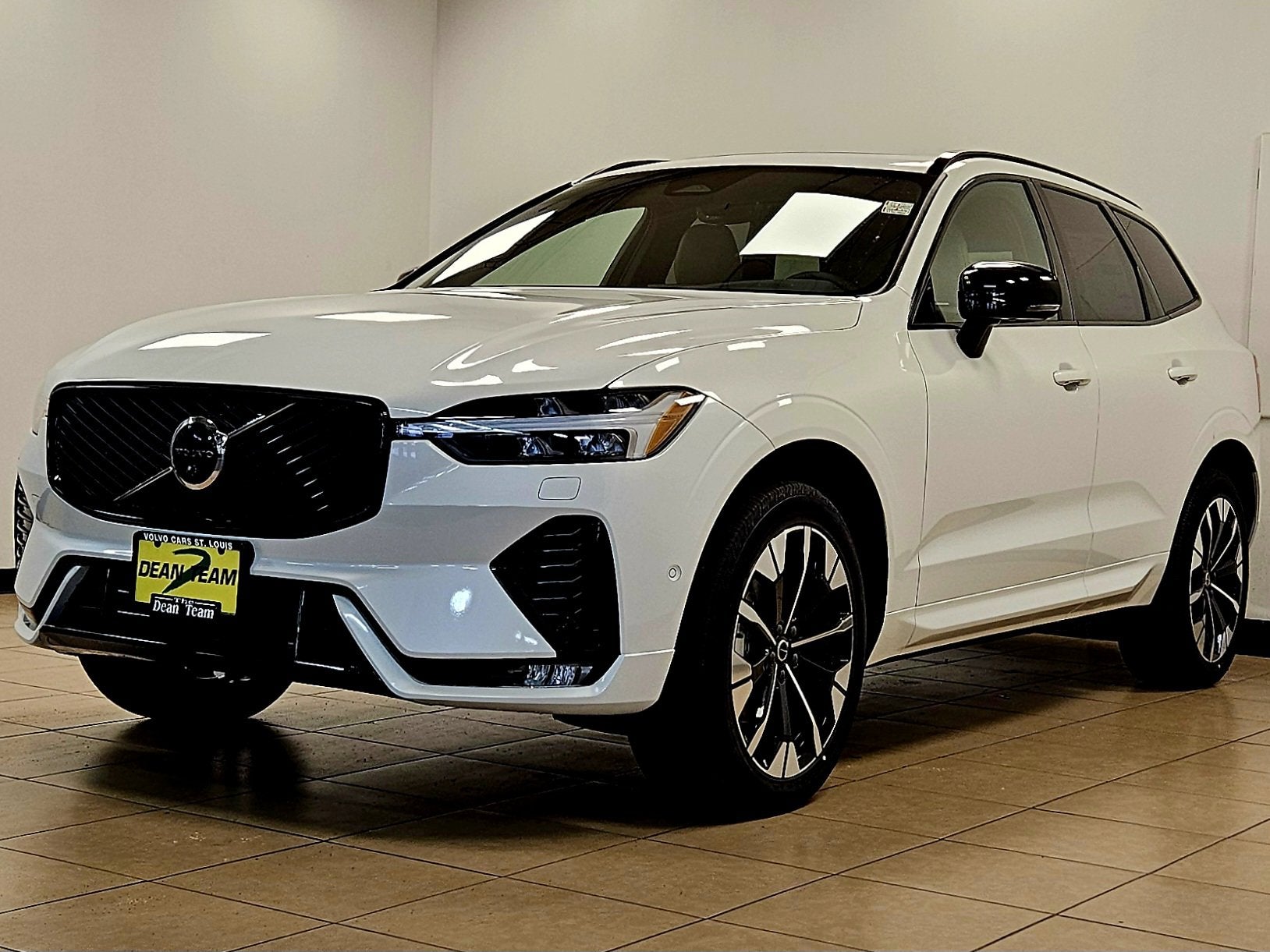 2026 Volvo XC60 Plus