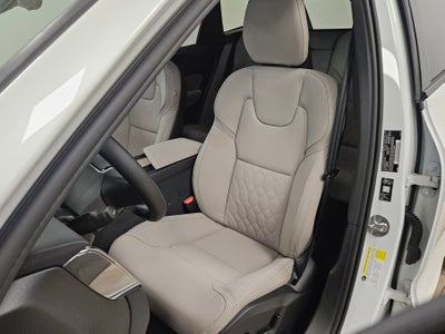 2026 Volvo XC60 Plus