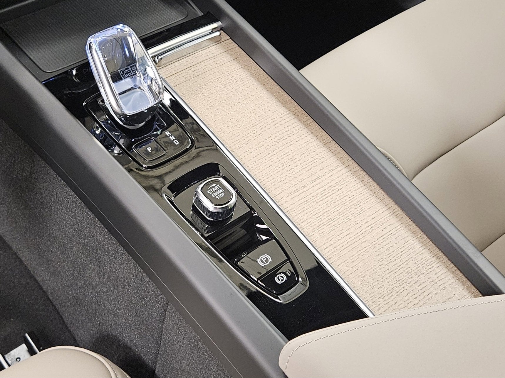 2026 Volvo XC60 Plus