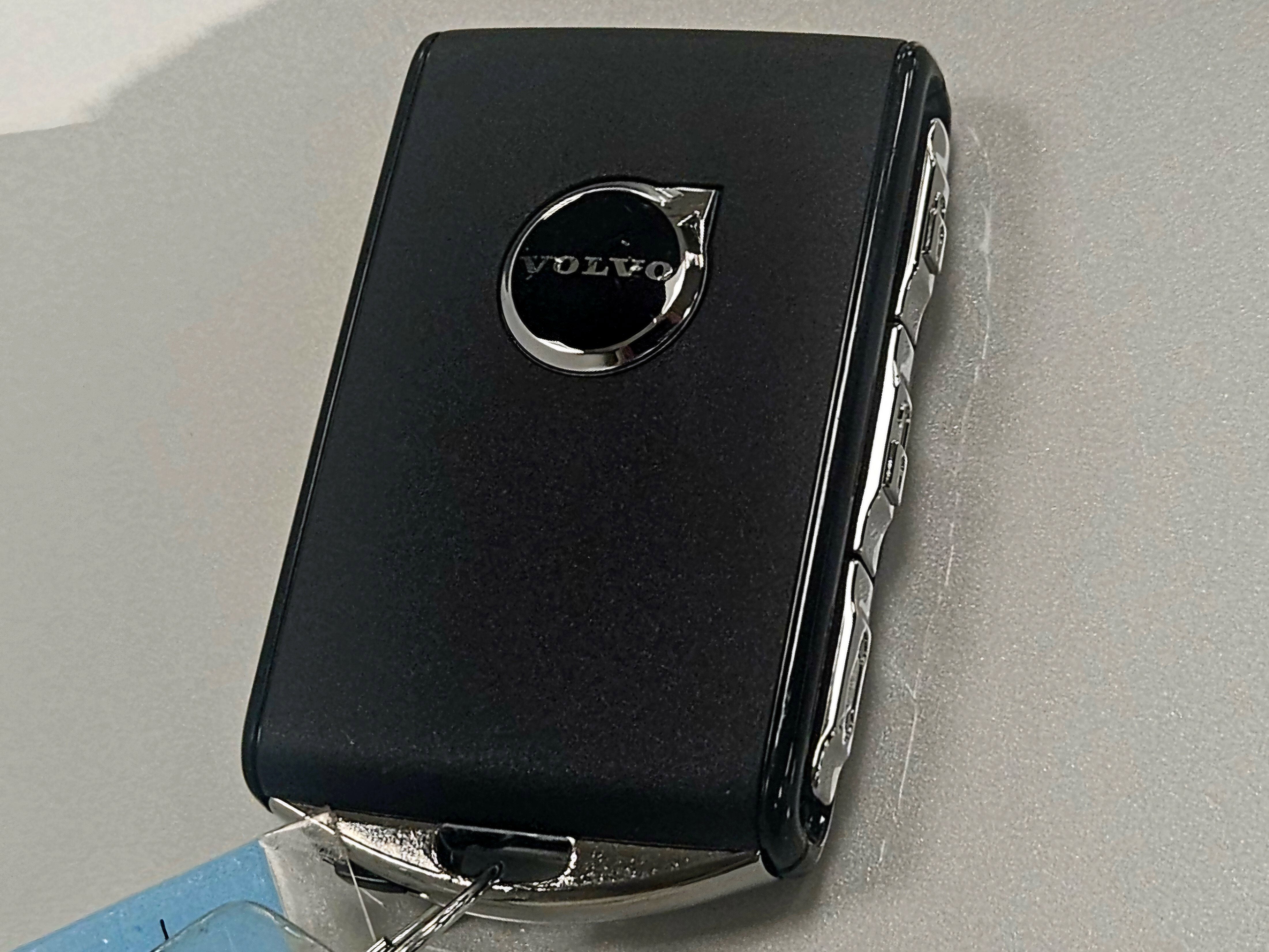 2026 Volvo XC60 Plus