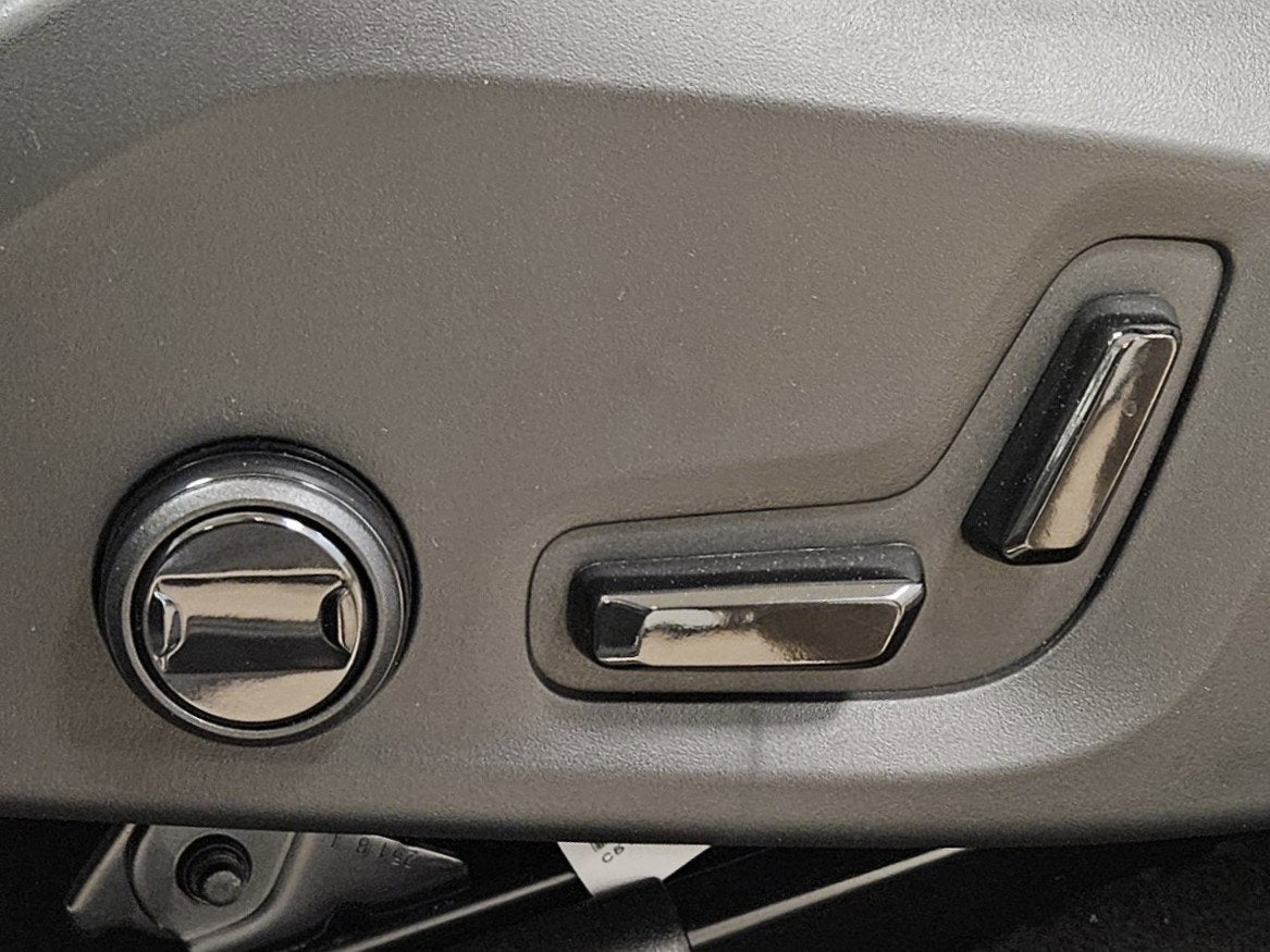 2026 Volvo XC60 Plus