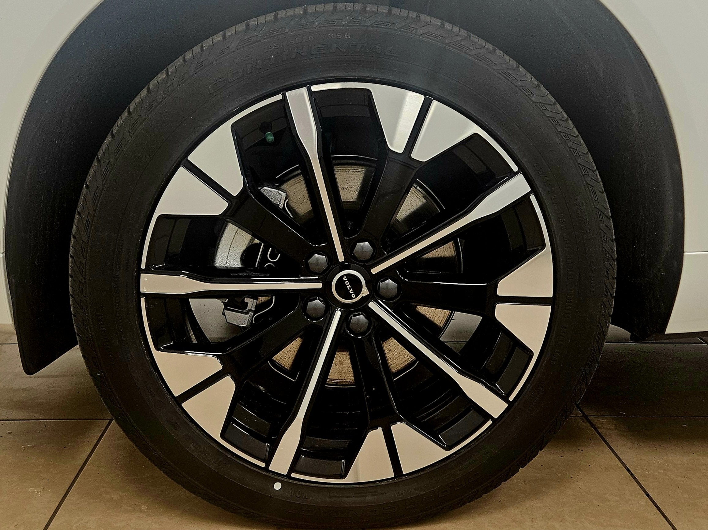 2026 Volvo XC60 Plus