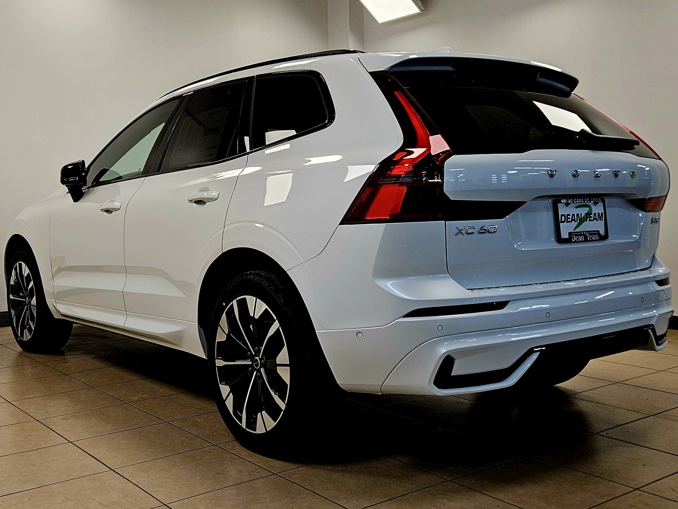 2026 Volvo XC60 Plus