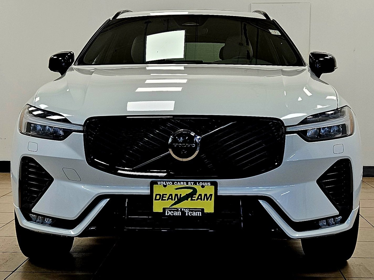 2026 Volvo XC60 Plus