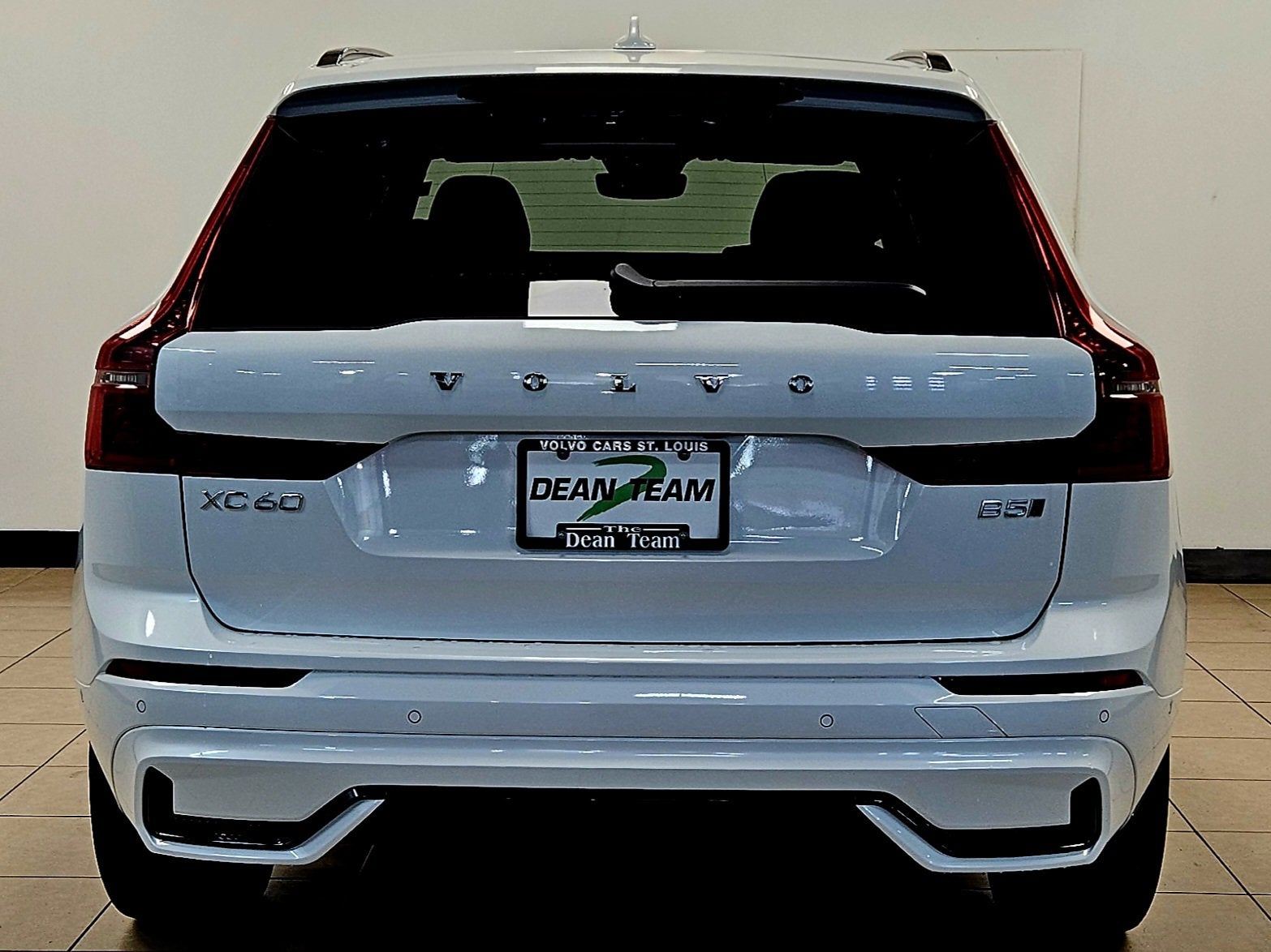 2026 Volvo XC60 Plus