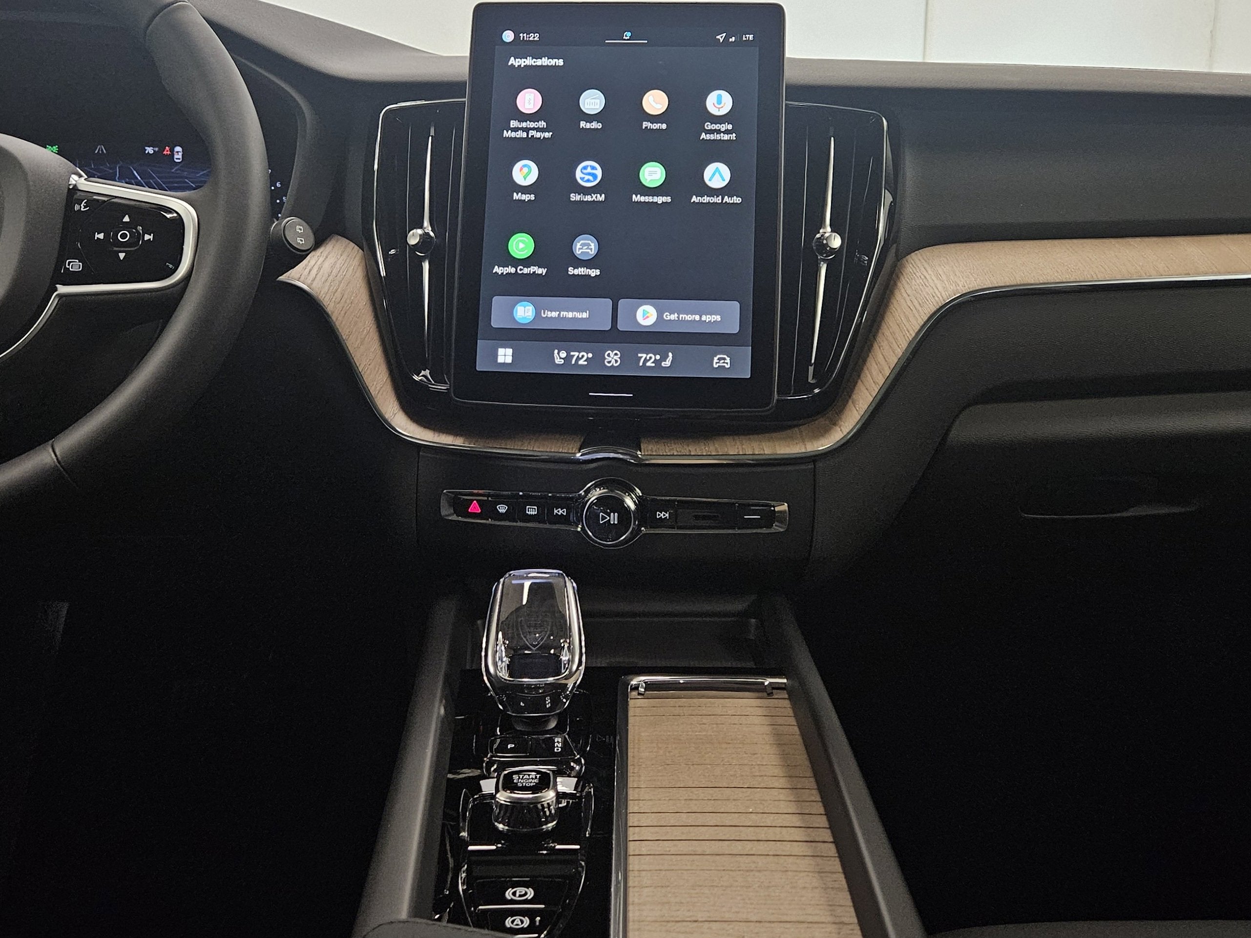 2026 Volvo XC60 Plus