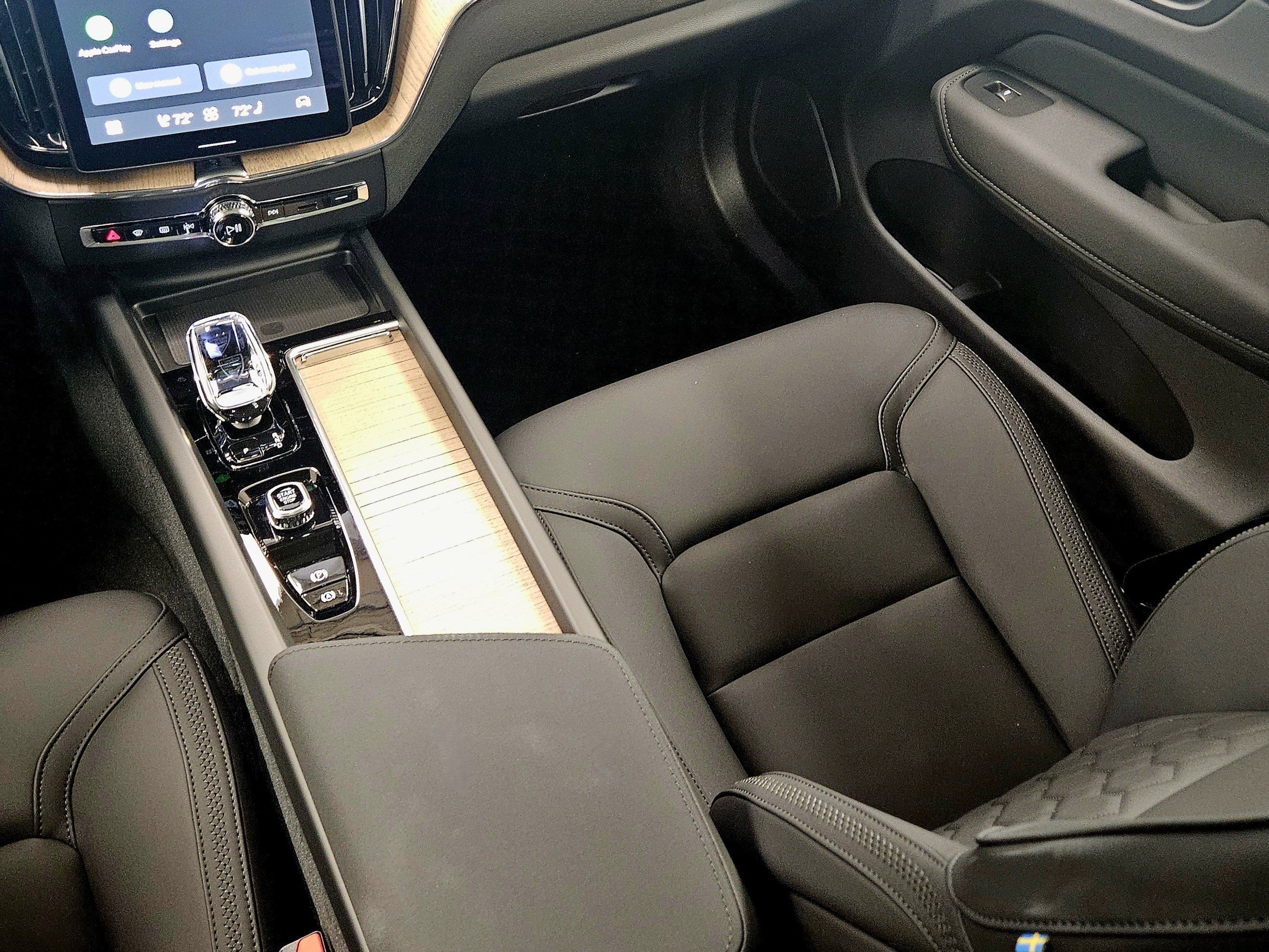 2026 Volvo XC60 Plus