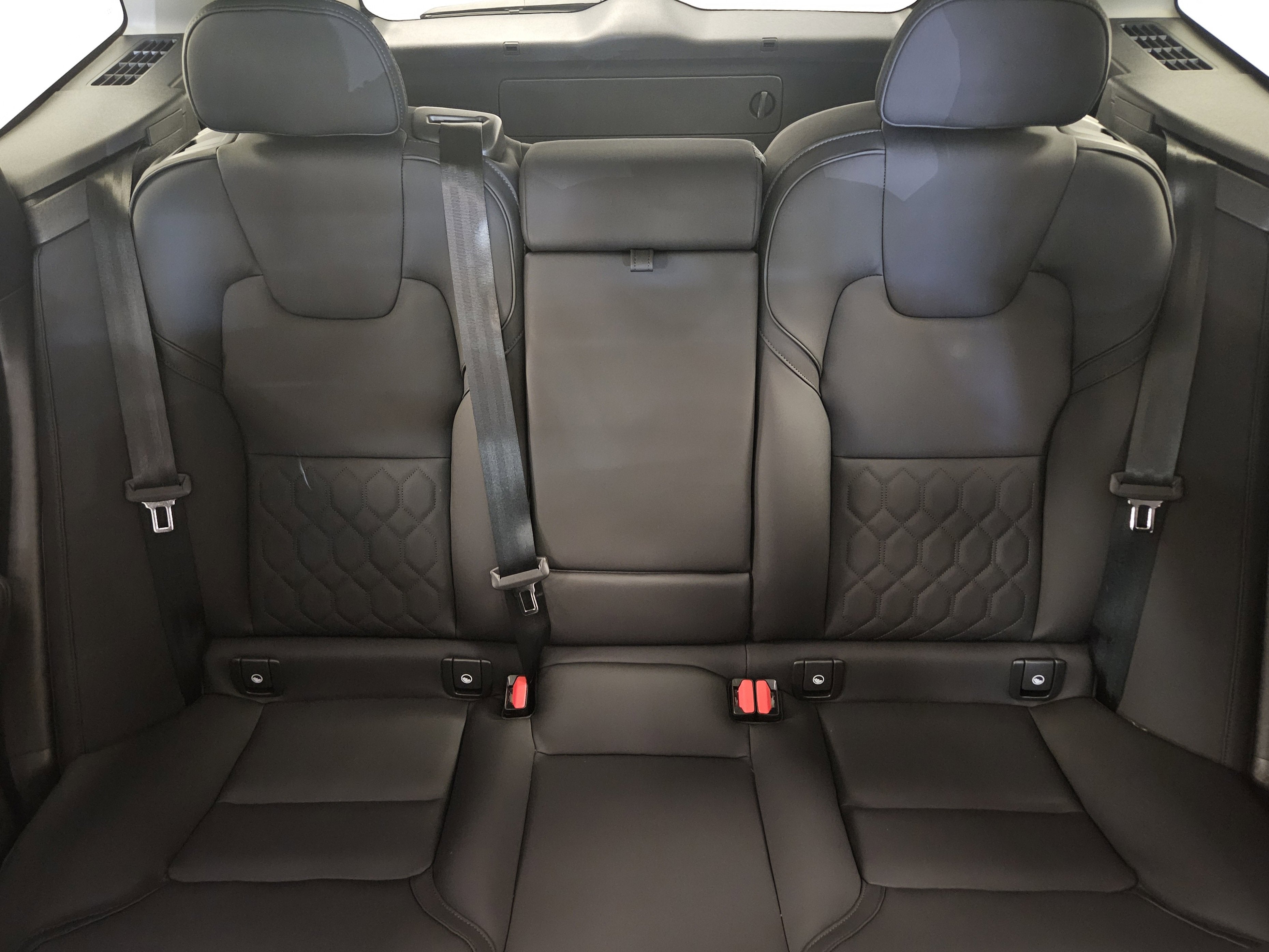 2026 Volvo XC60 Plus