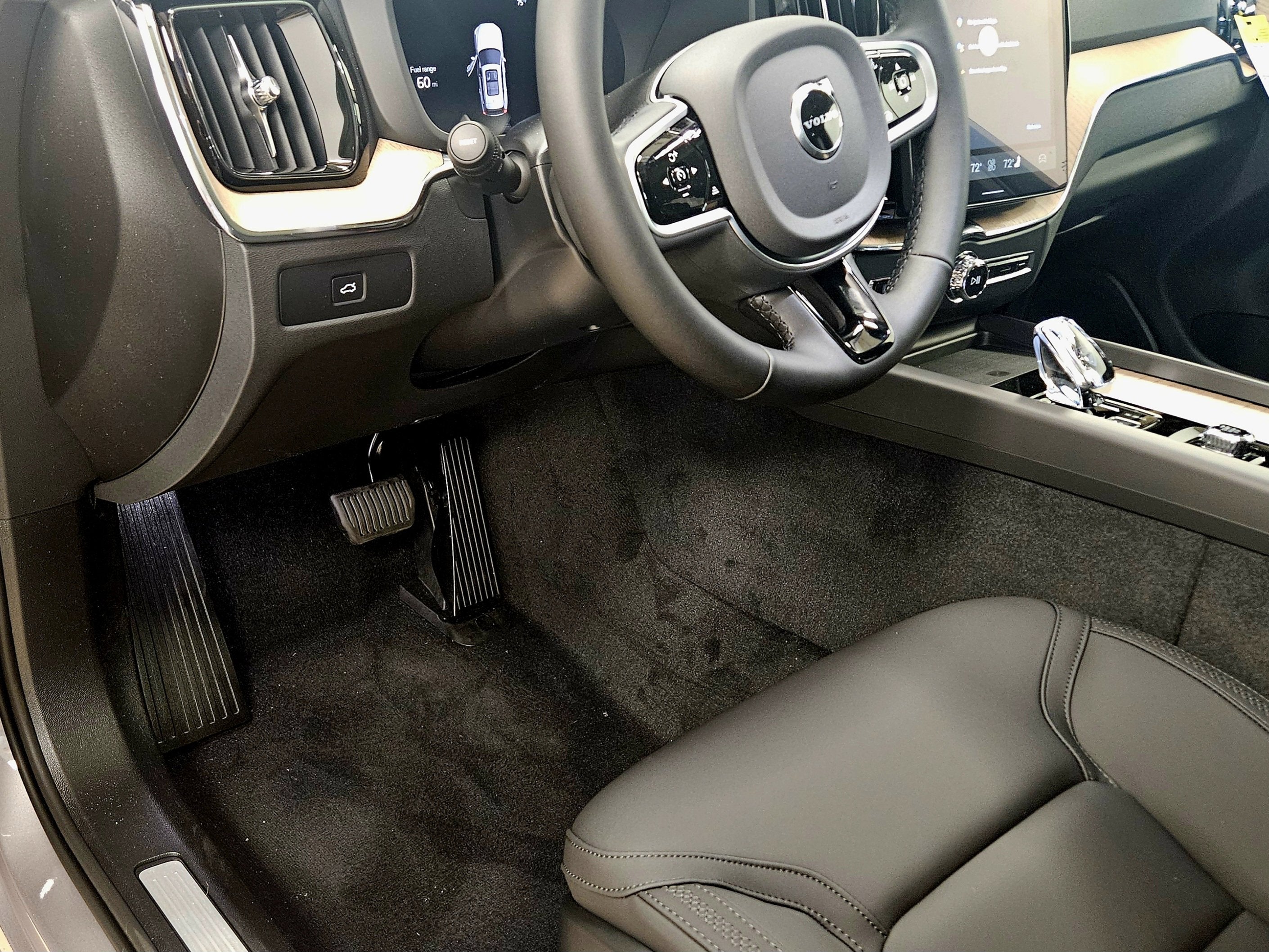 2026 Volvo XC60 Plus