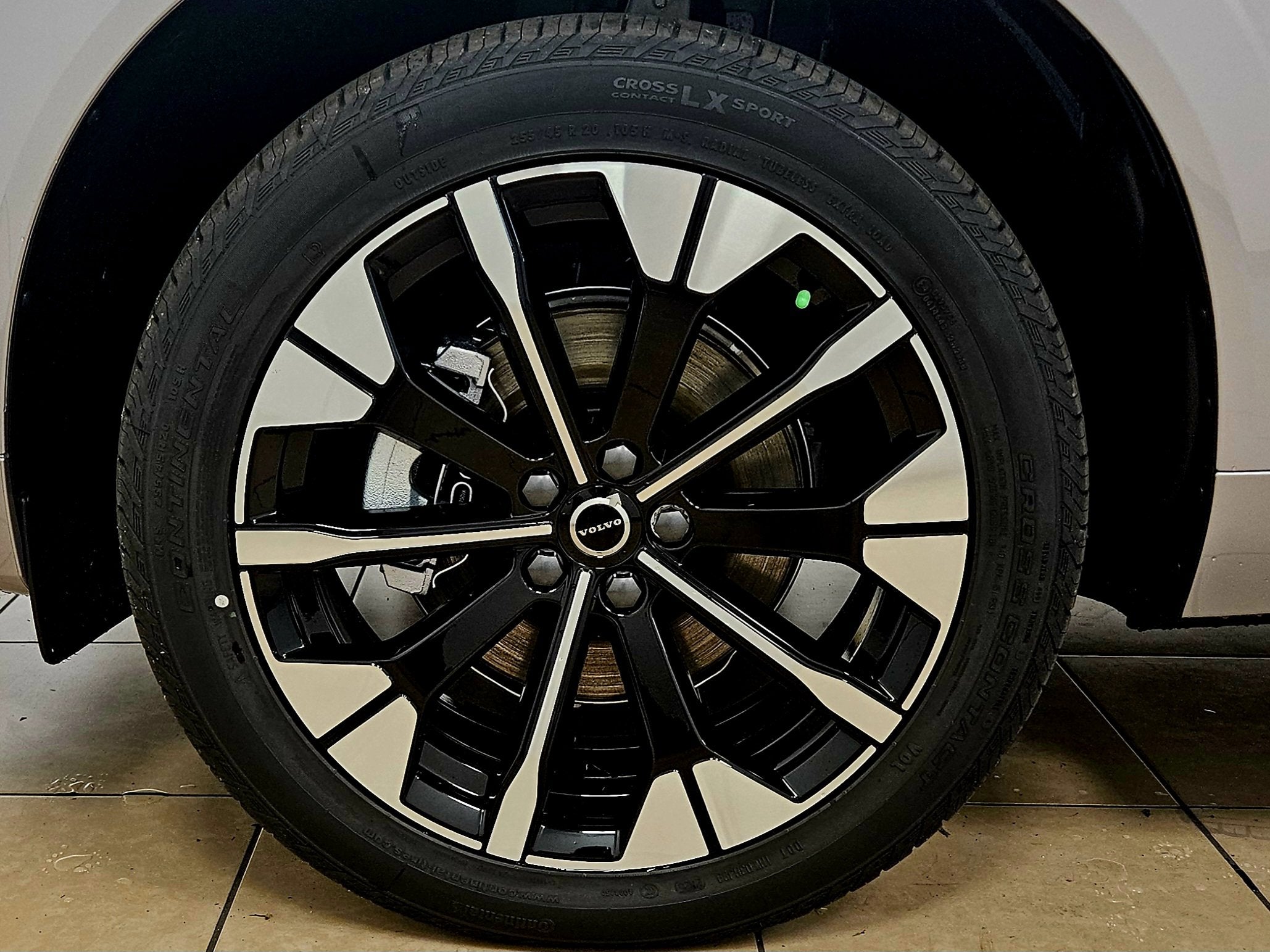 2026 Volvo XC60 Plus