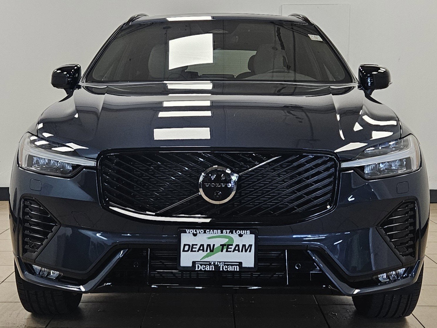 2026 Volvo XC60 Plus