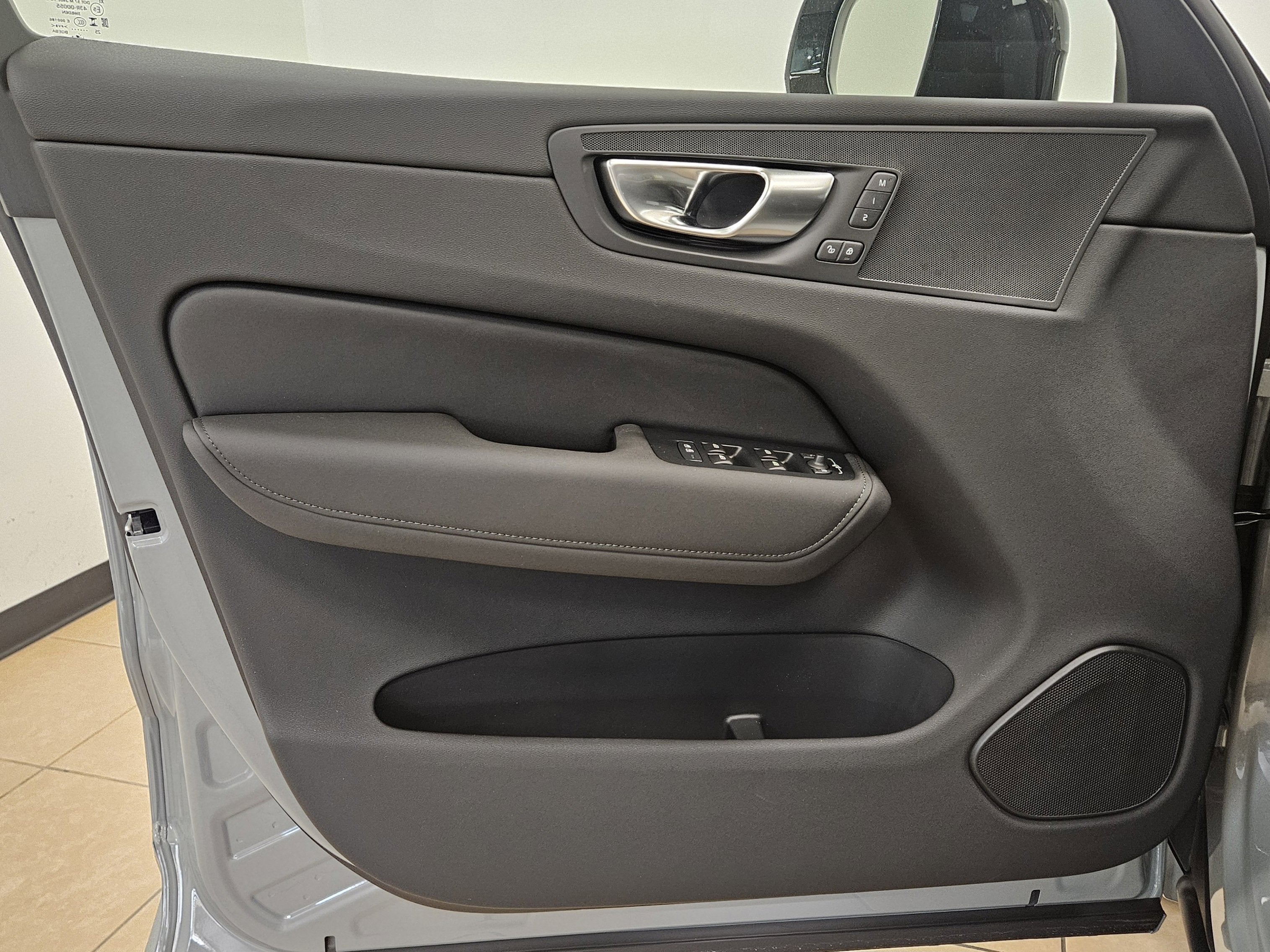 2026 Volvo XC60 Plus