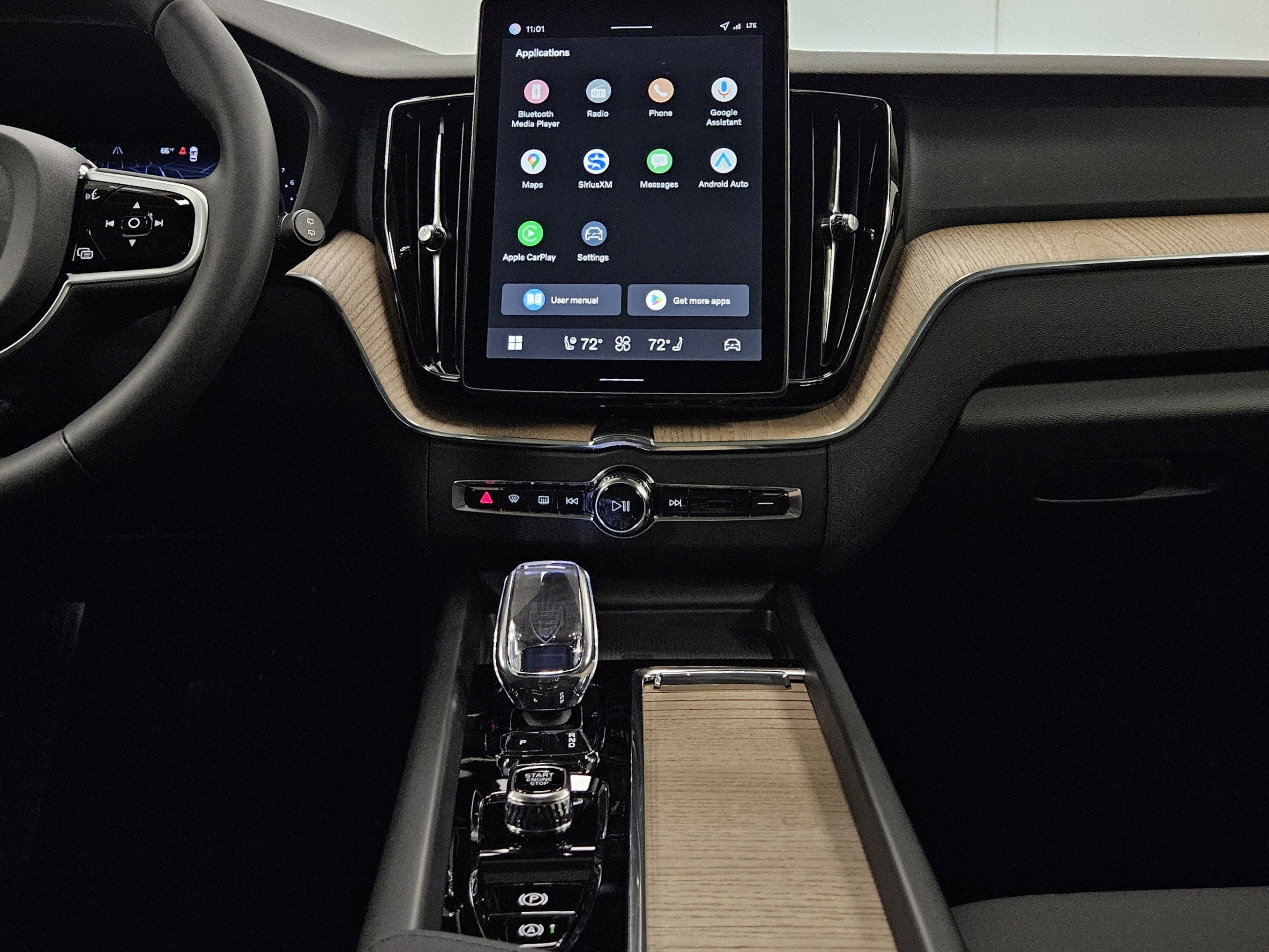 2026 Volvo XC60 Plus