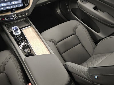 2026 Volvo XC60 Plus