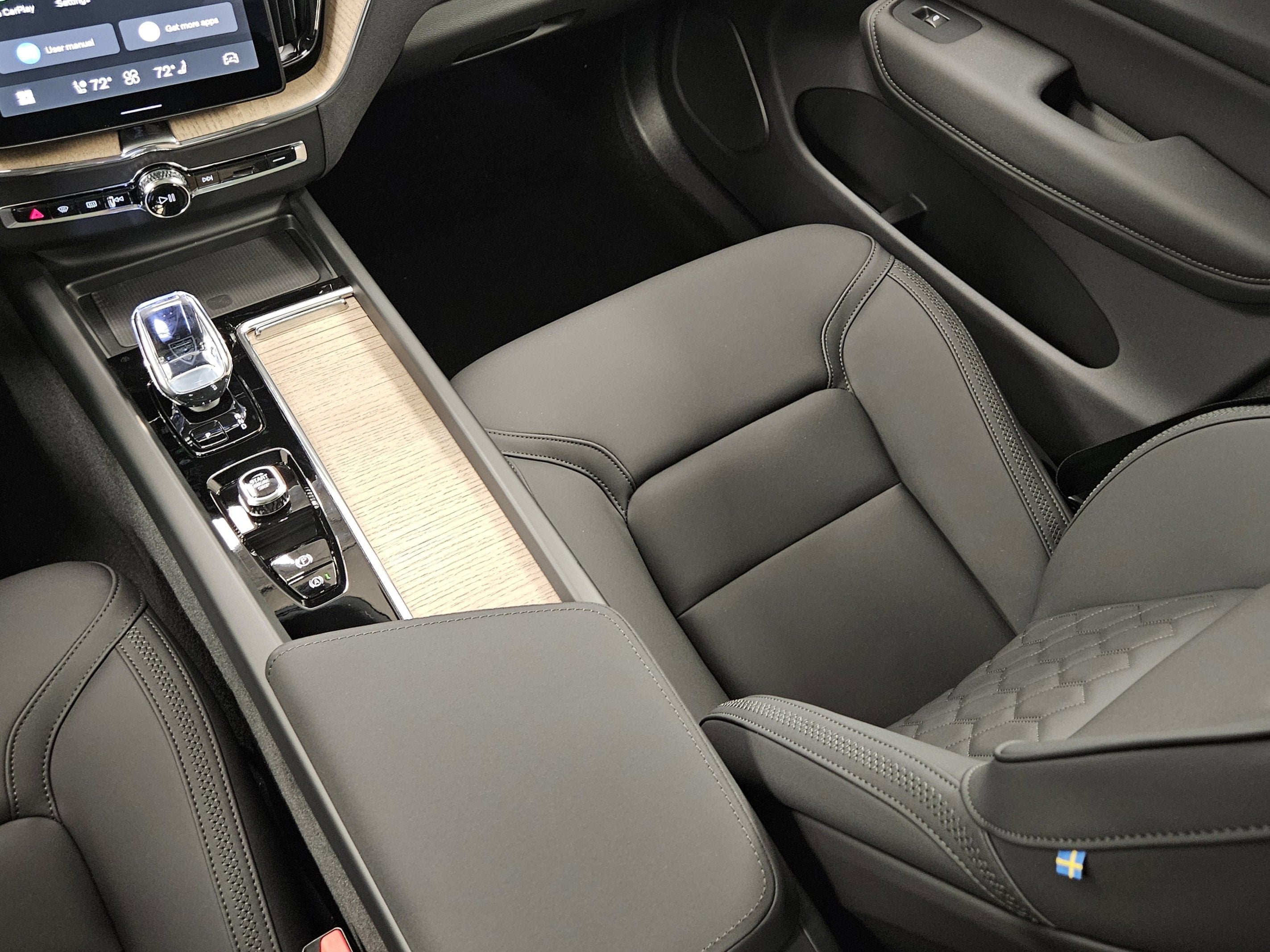 2026 Volvo XC60 Plus