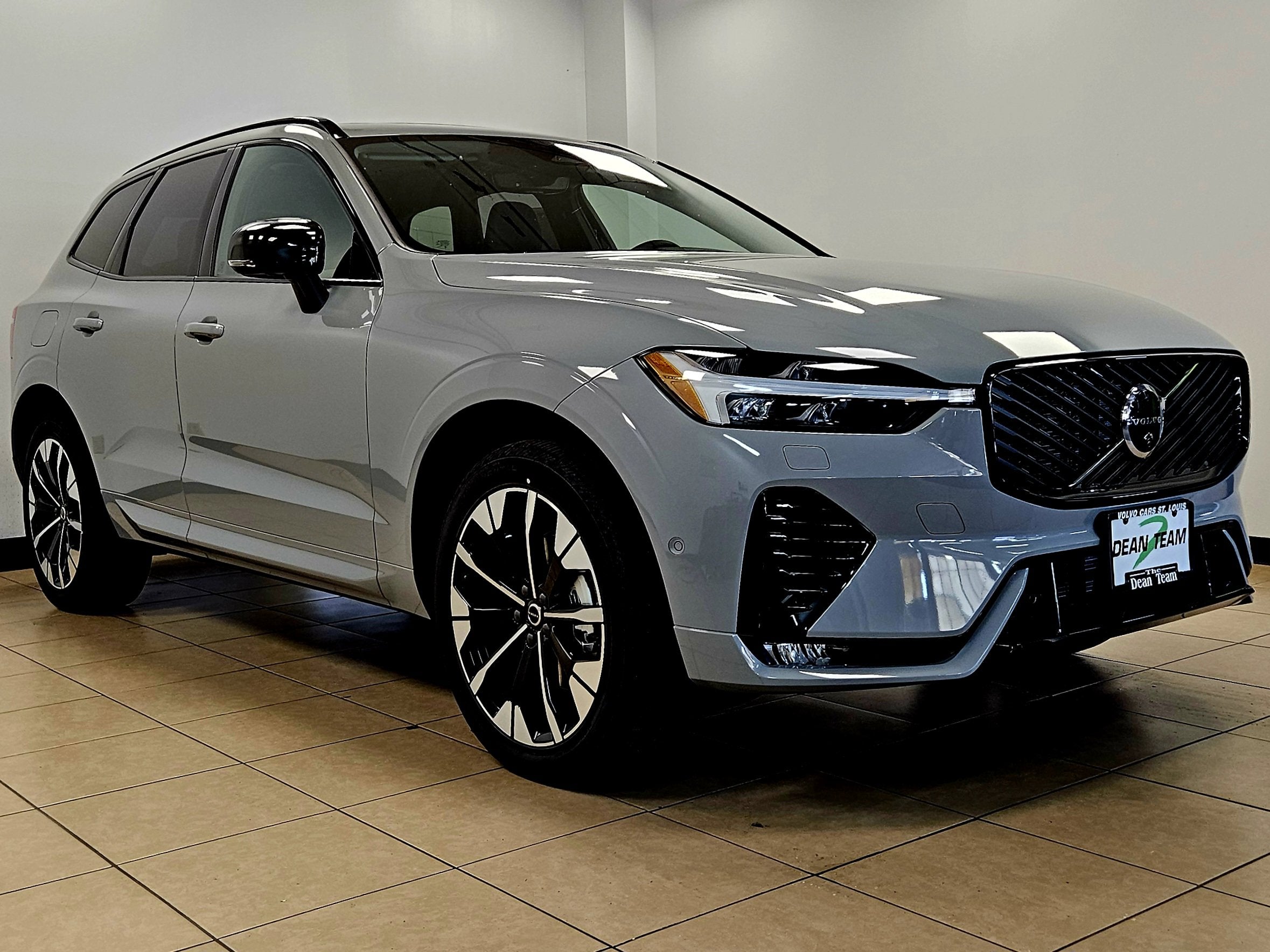 2026 Volvo XC60 Plus