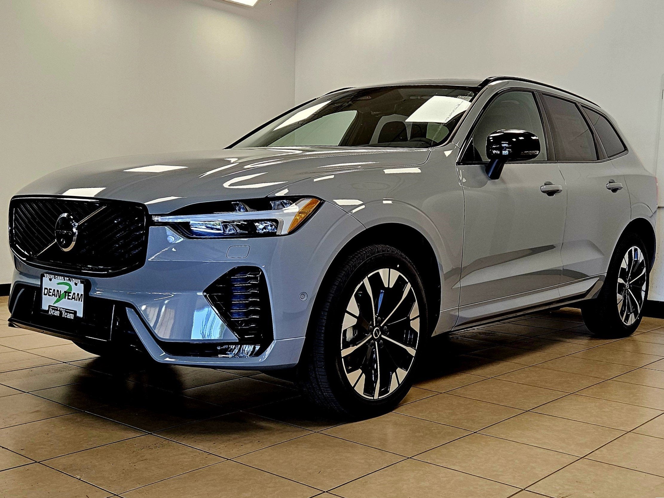 2026 Volvo XC60 Plus