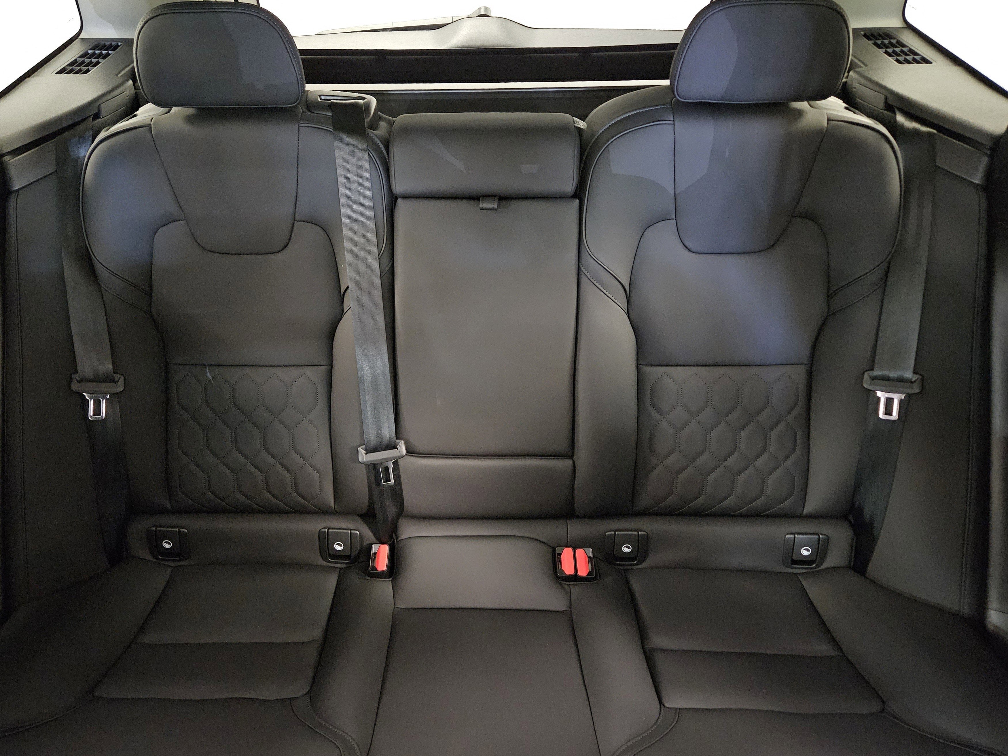 2026 Volvo XC60 Plus