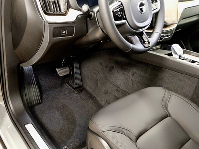 2026 Volvo XC60 Plus