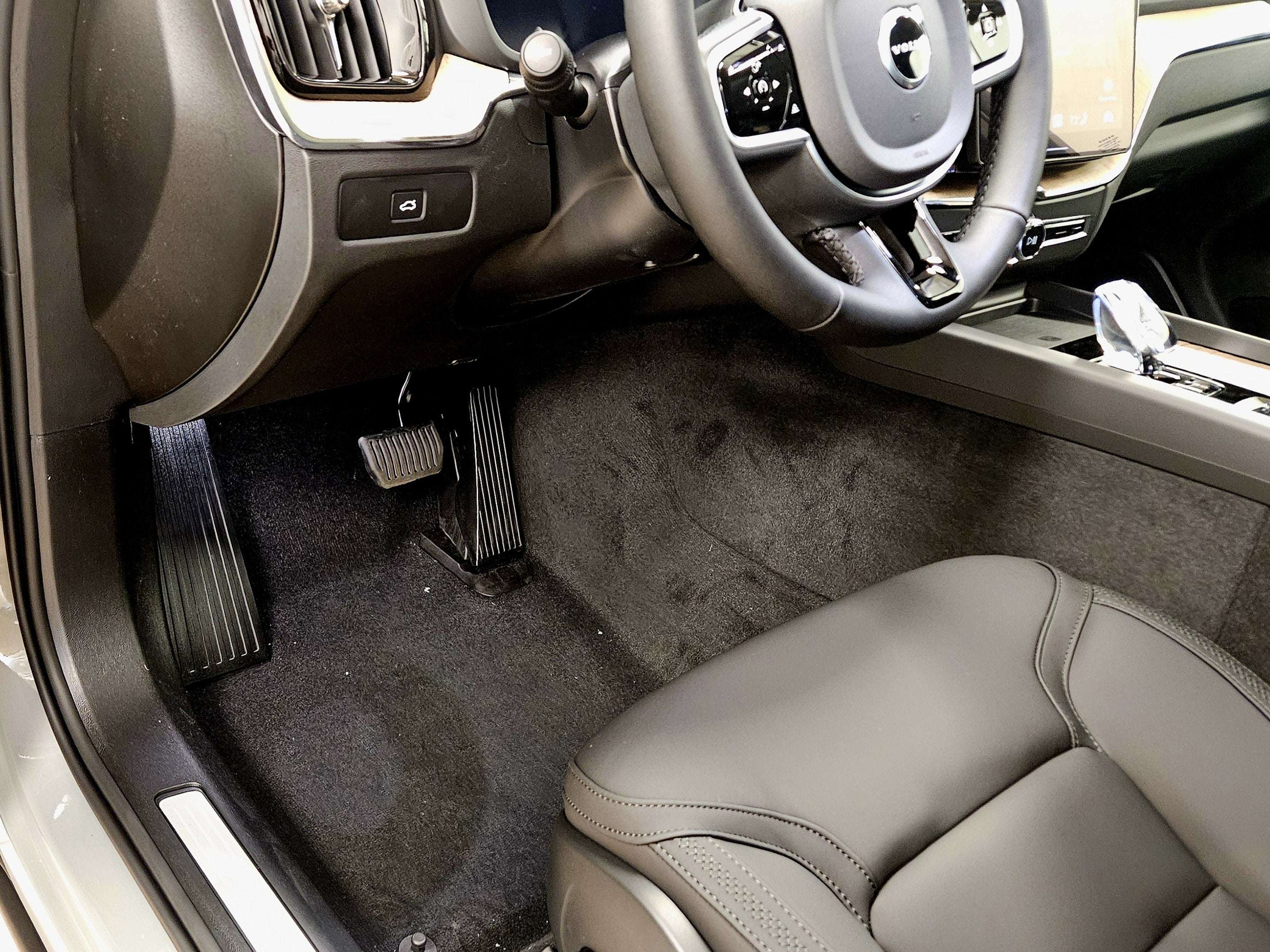 2026 Volvo XC60 Plus