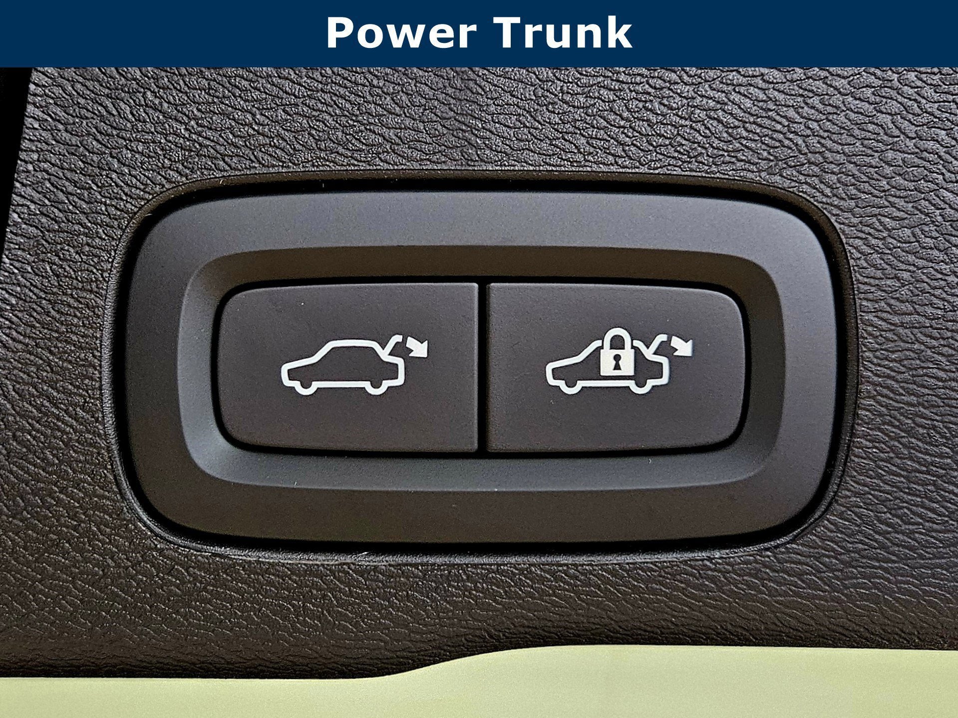 2026 Volvo XC60 Plus