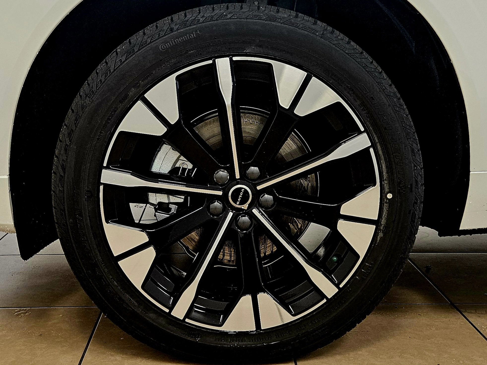 2026 Volvo XC60 Plus