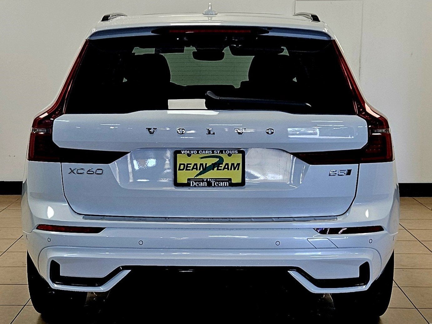 2026 Volvo XC60 Plus