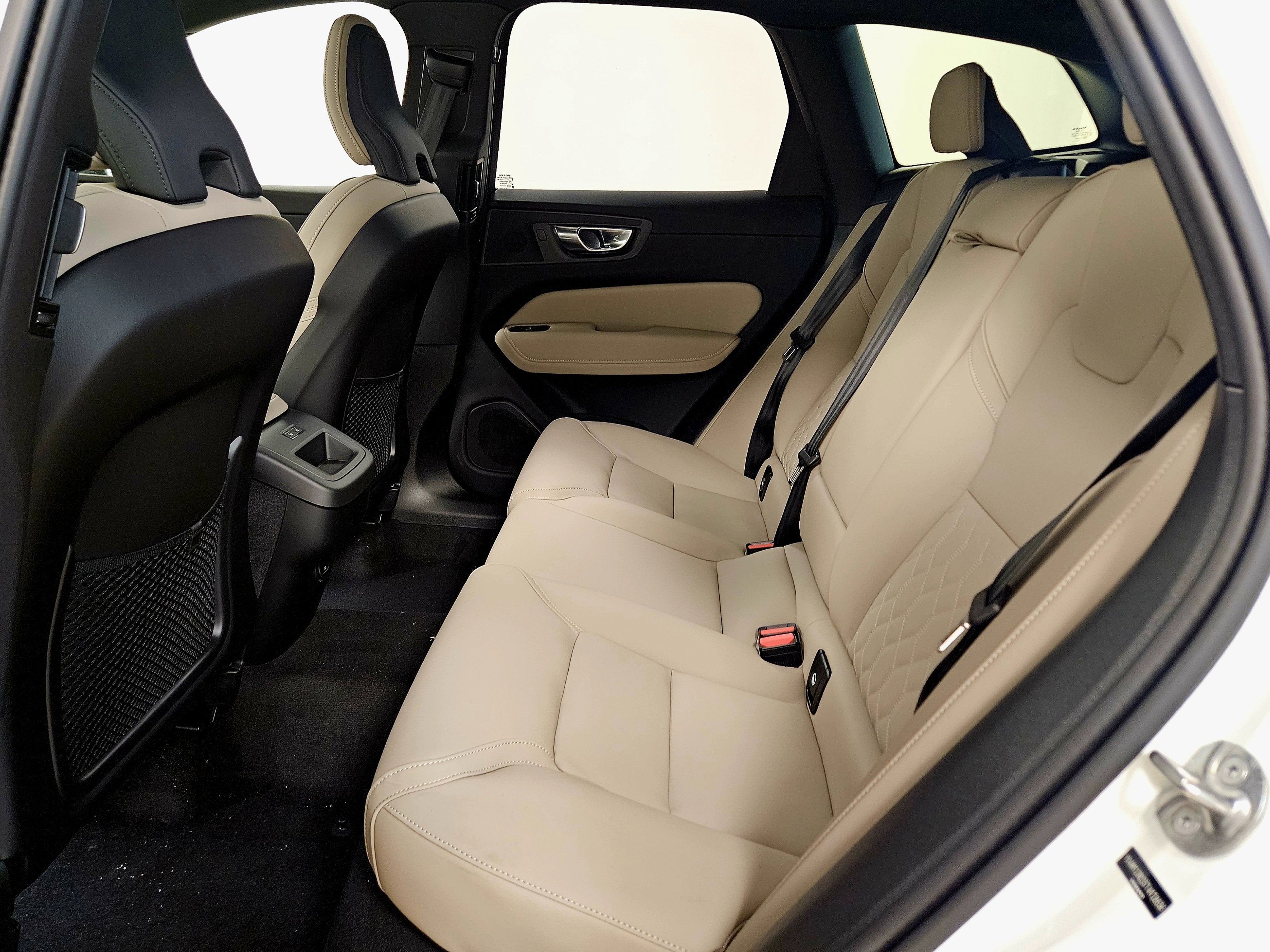 2026 Volvo XC60 Plus