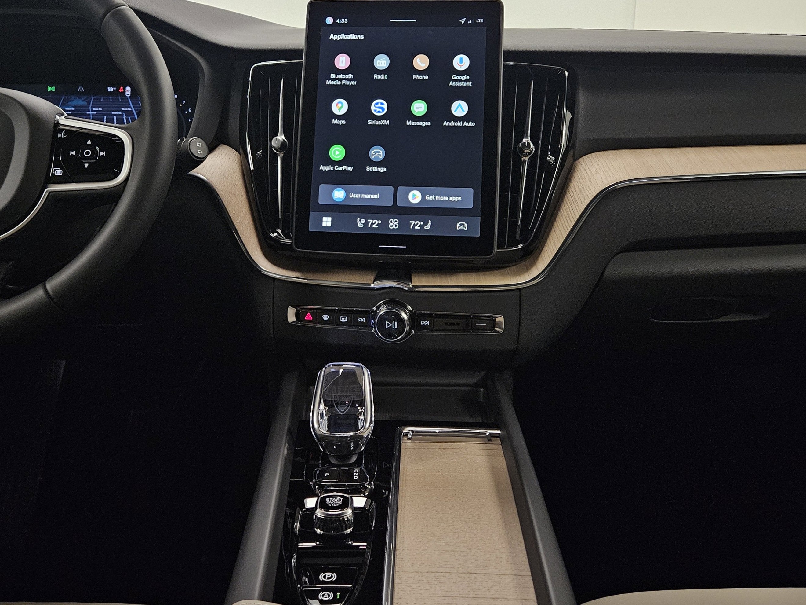 2026 Volvo XC60 Plus