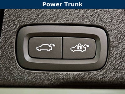 2026 Volvo XC60 Plus