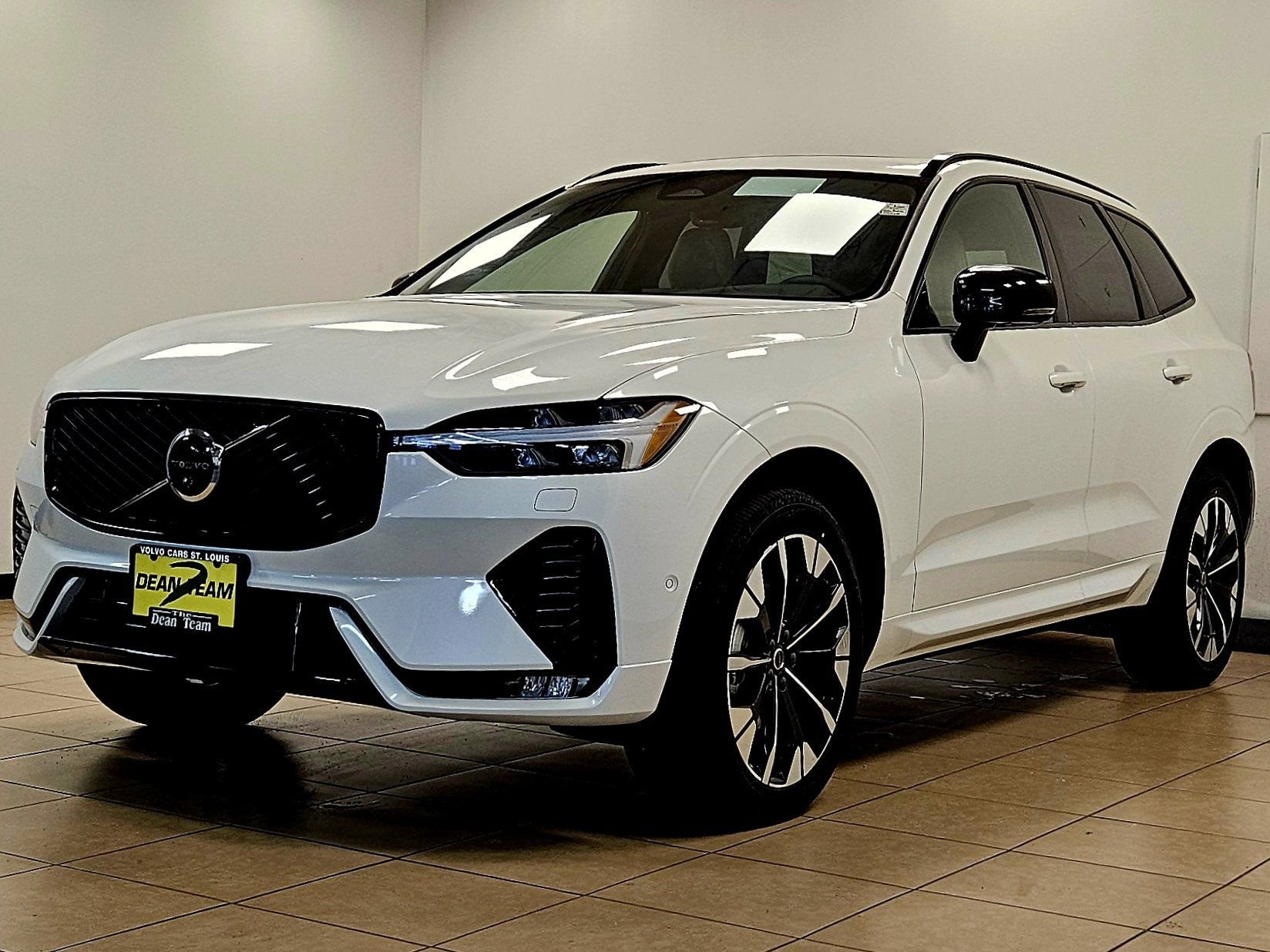 2026 Volvo XC60 Plus