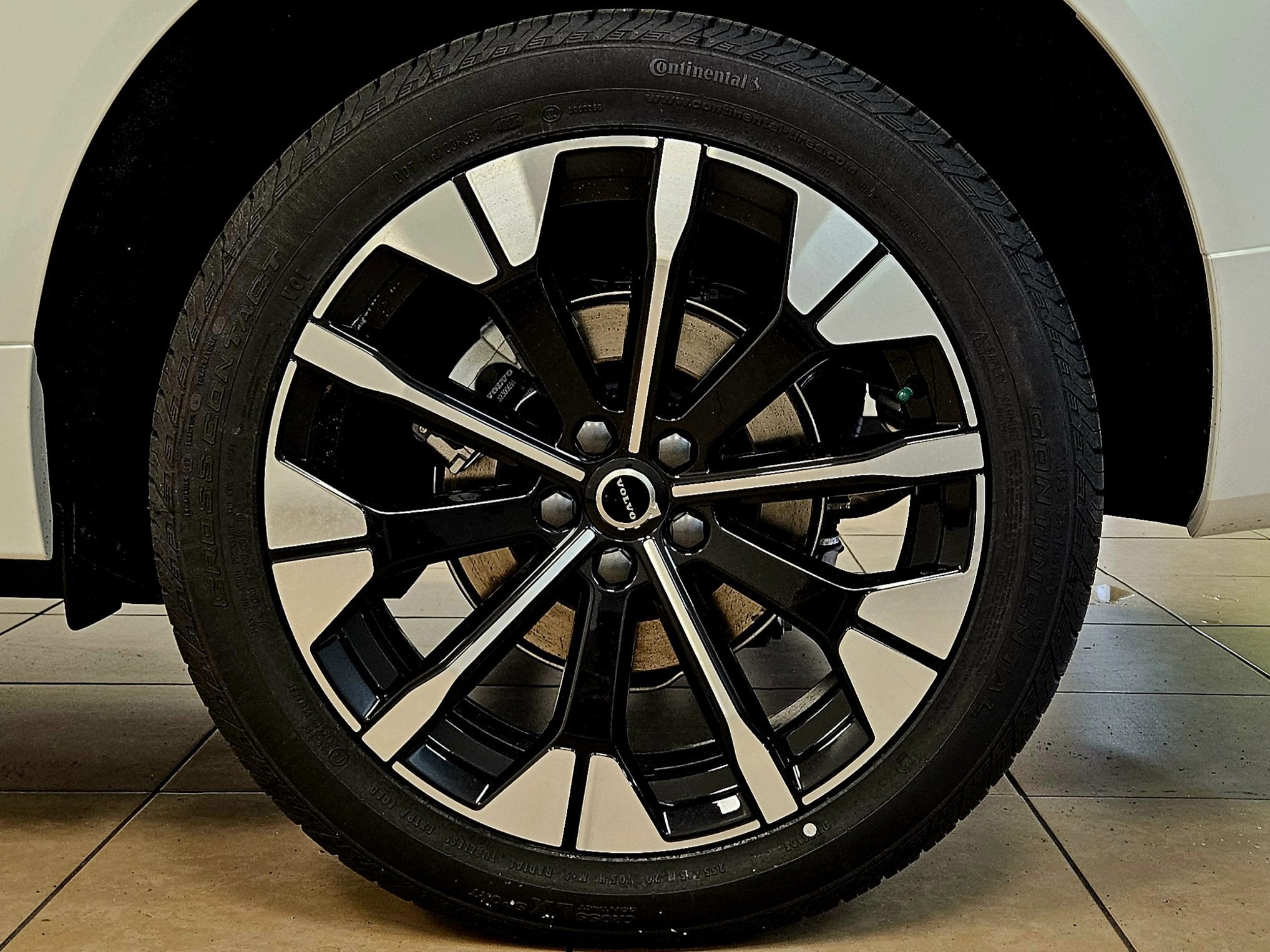 2026 Volvo XC60 Plus