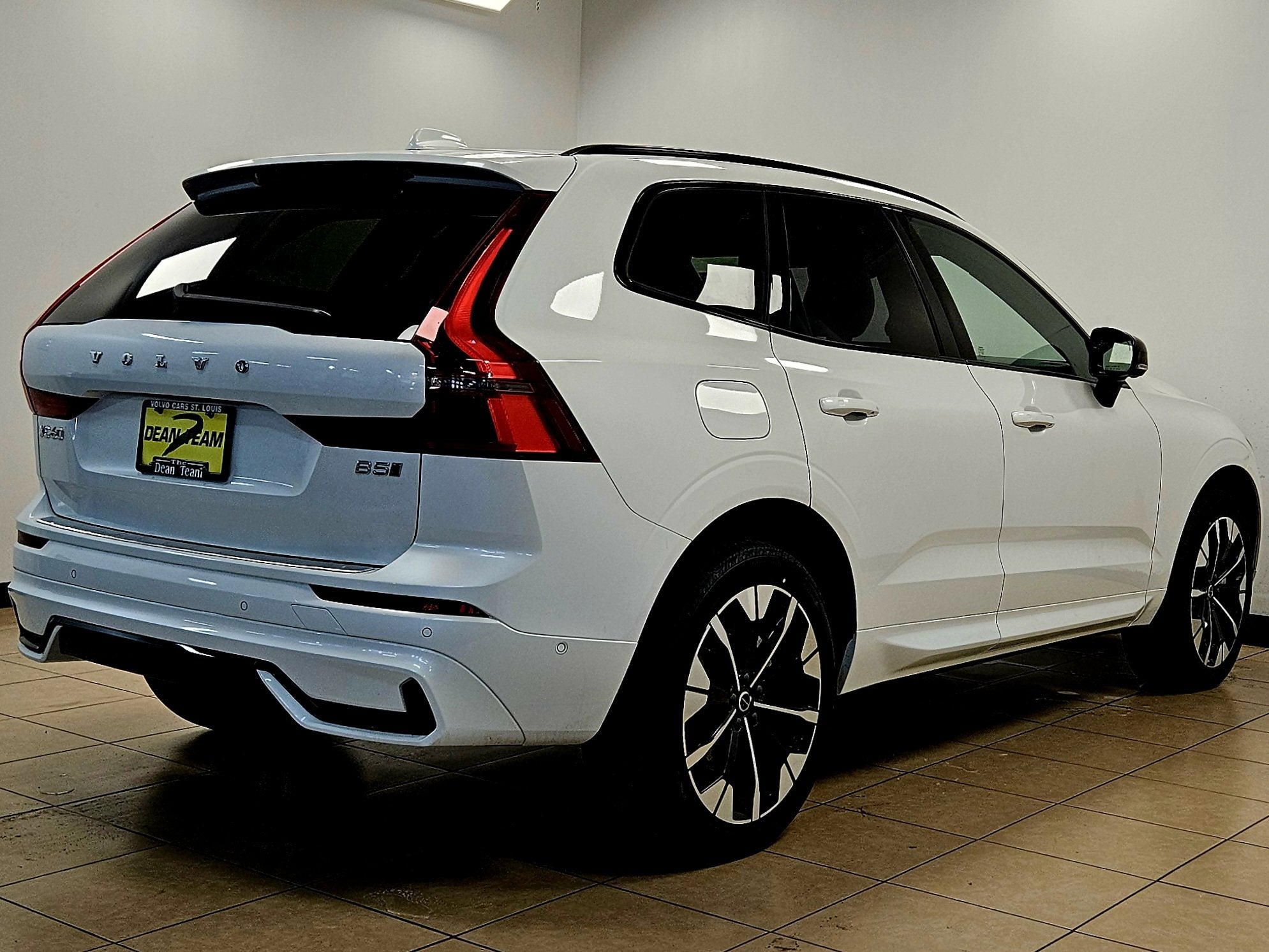 2026 Volvo XC60 Plus