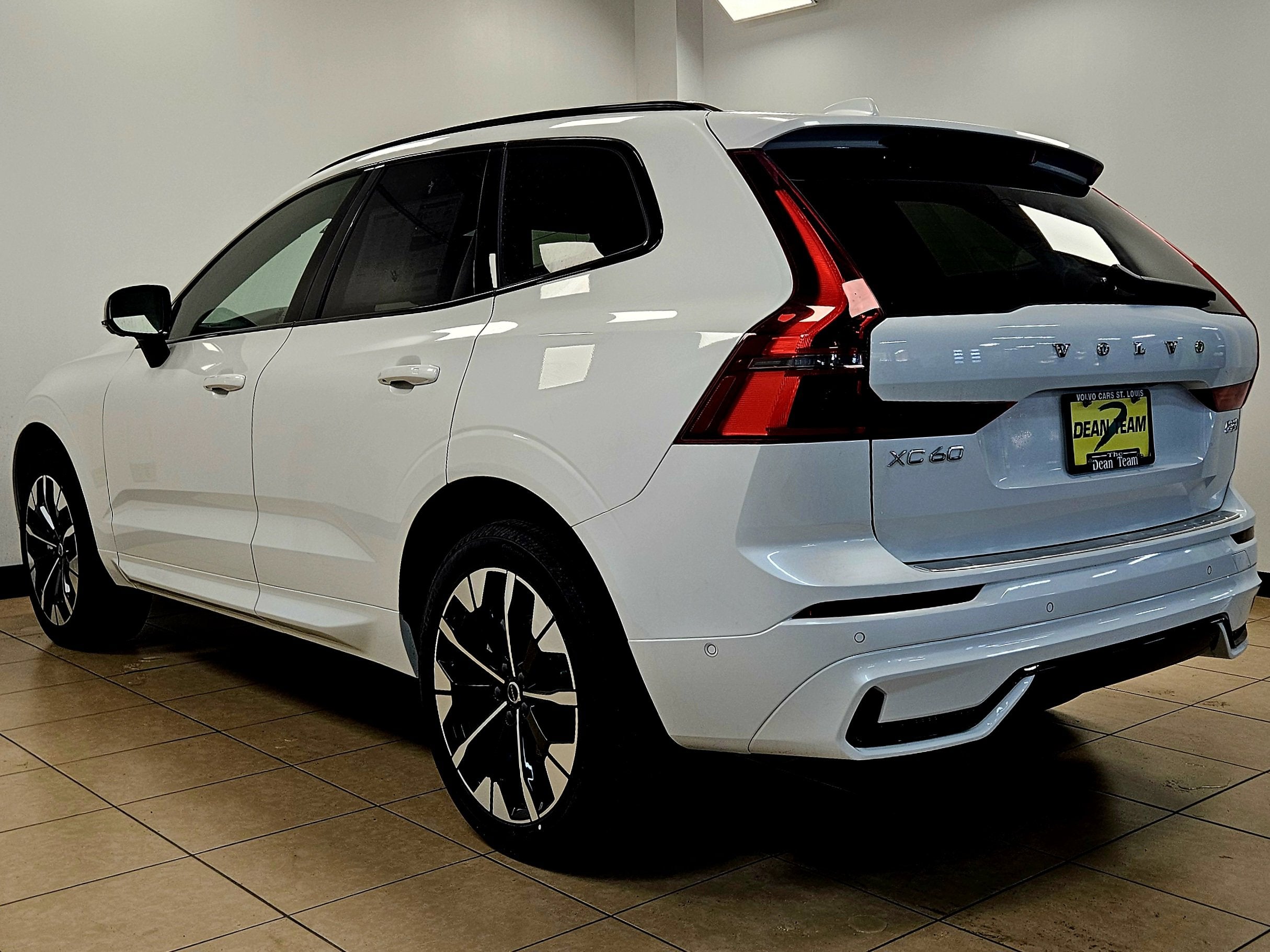 2026 Volvo XC60 Plus
